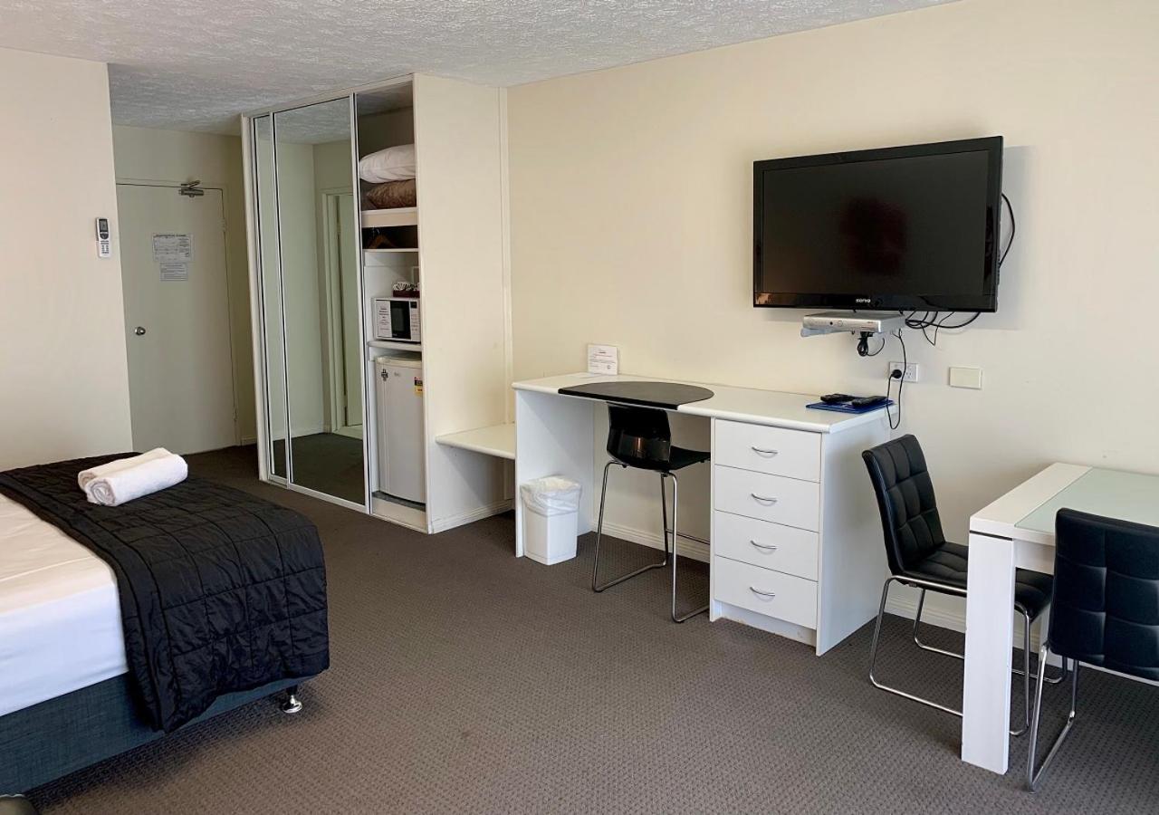 Superior Suite - Photo 11