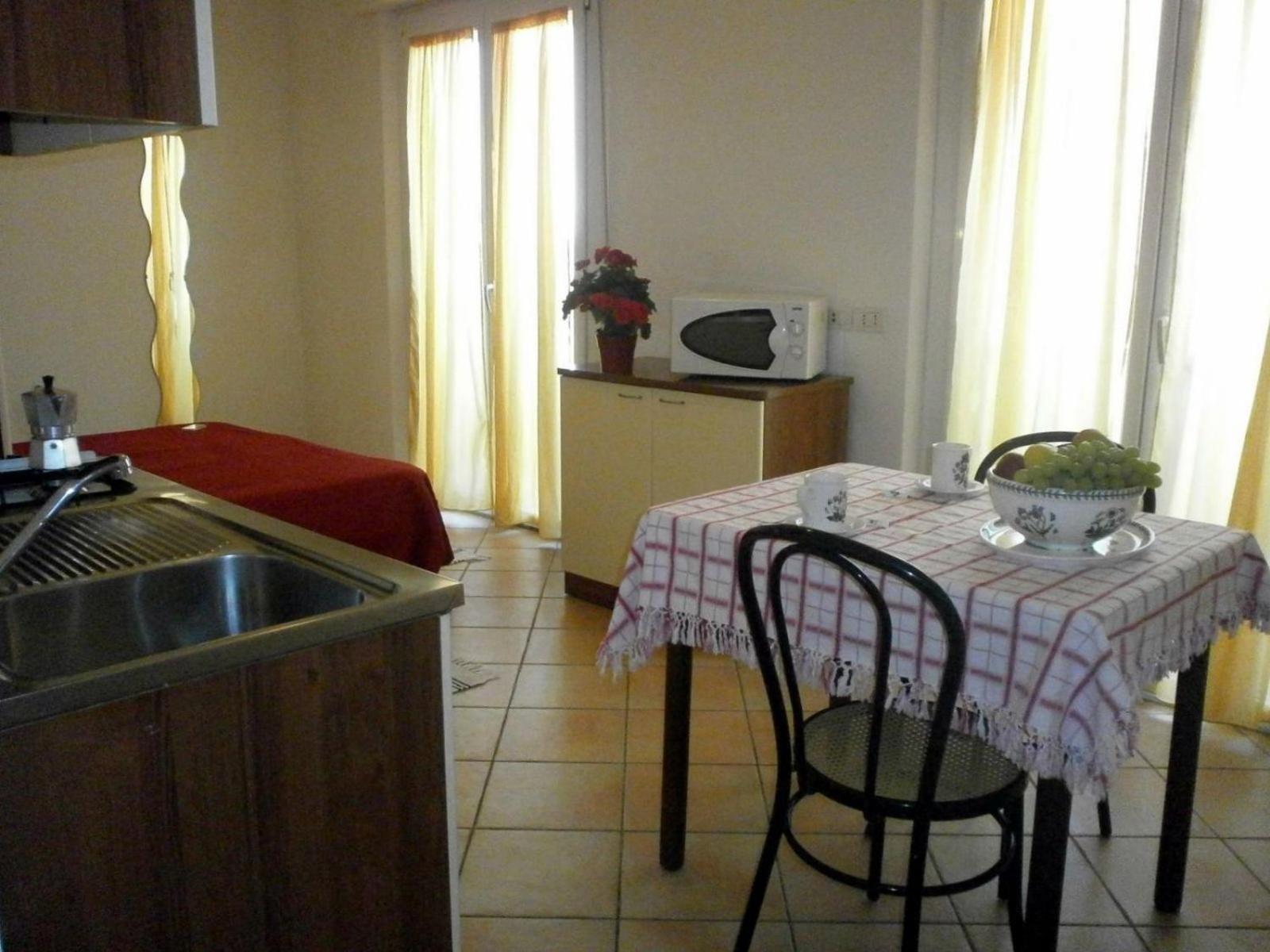 Studio With Balcony - Photo 7