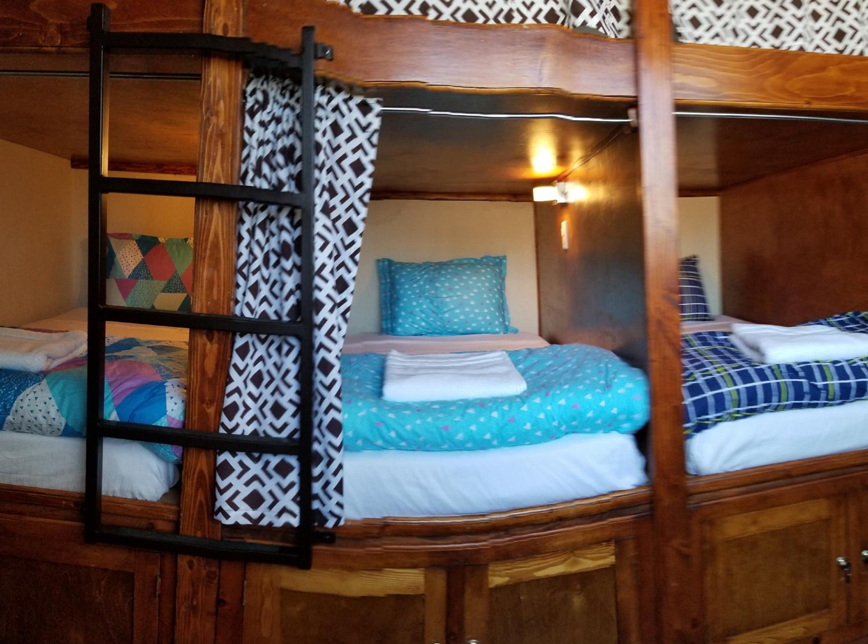Bed in 10-Bed Mixed Dormitory Room photo 2