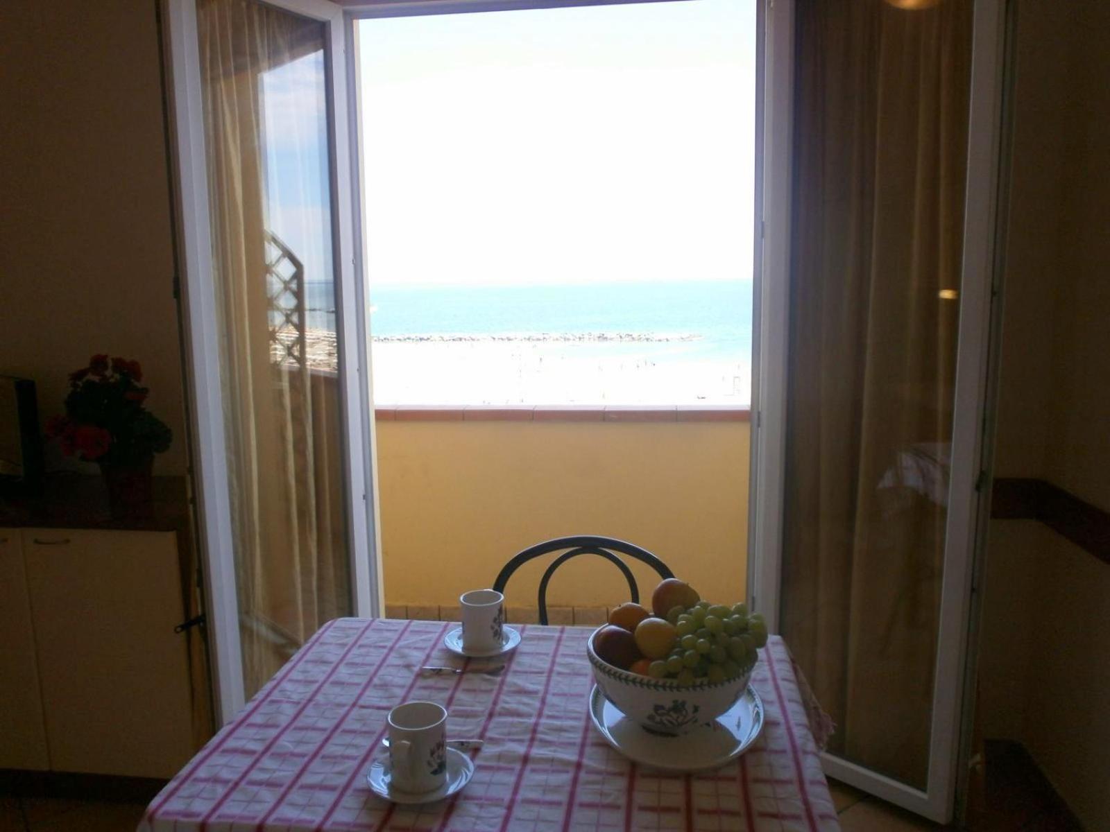 Studio With Balcony - Photo 8