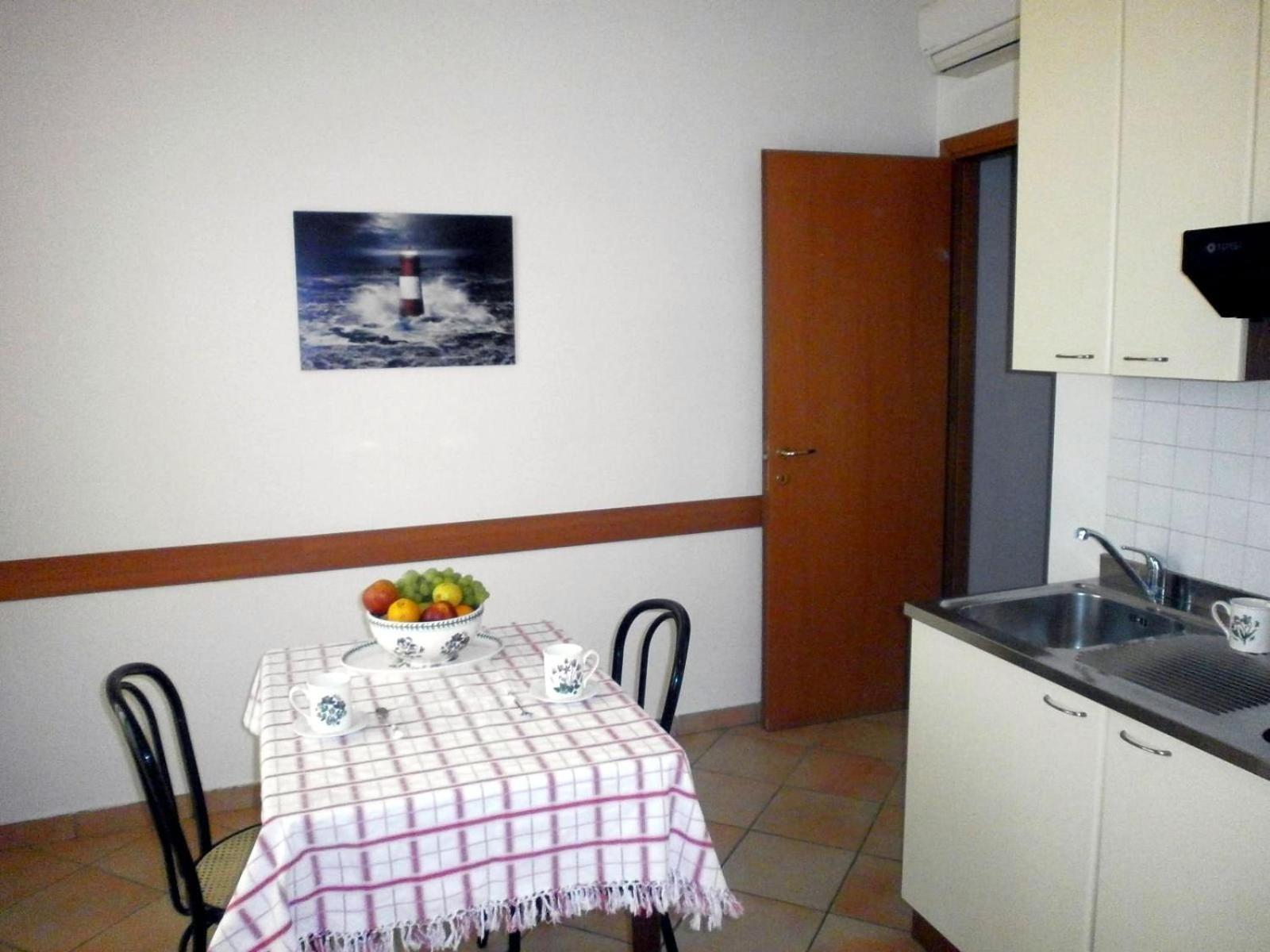 Studio With Balcony - Photo 9