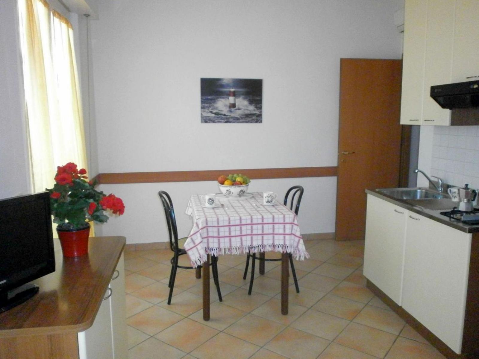 Studio With Balcony - Photo 13