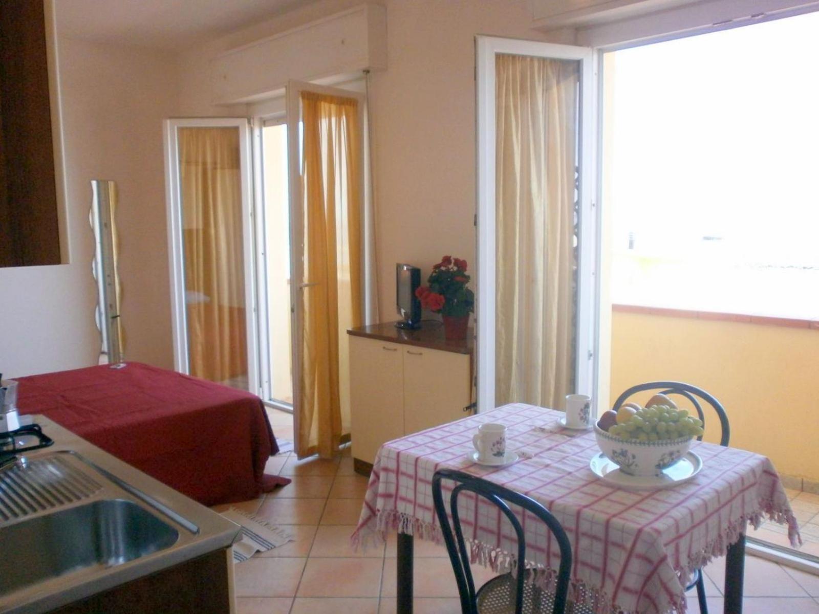 Studio With Balcony - Photo 15