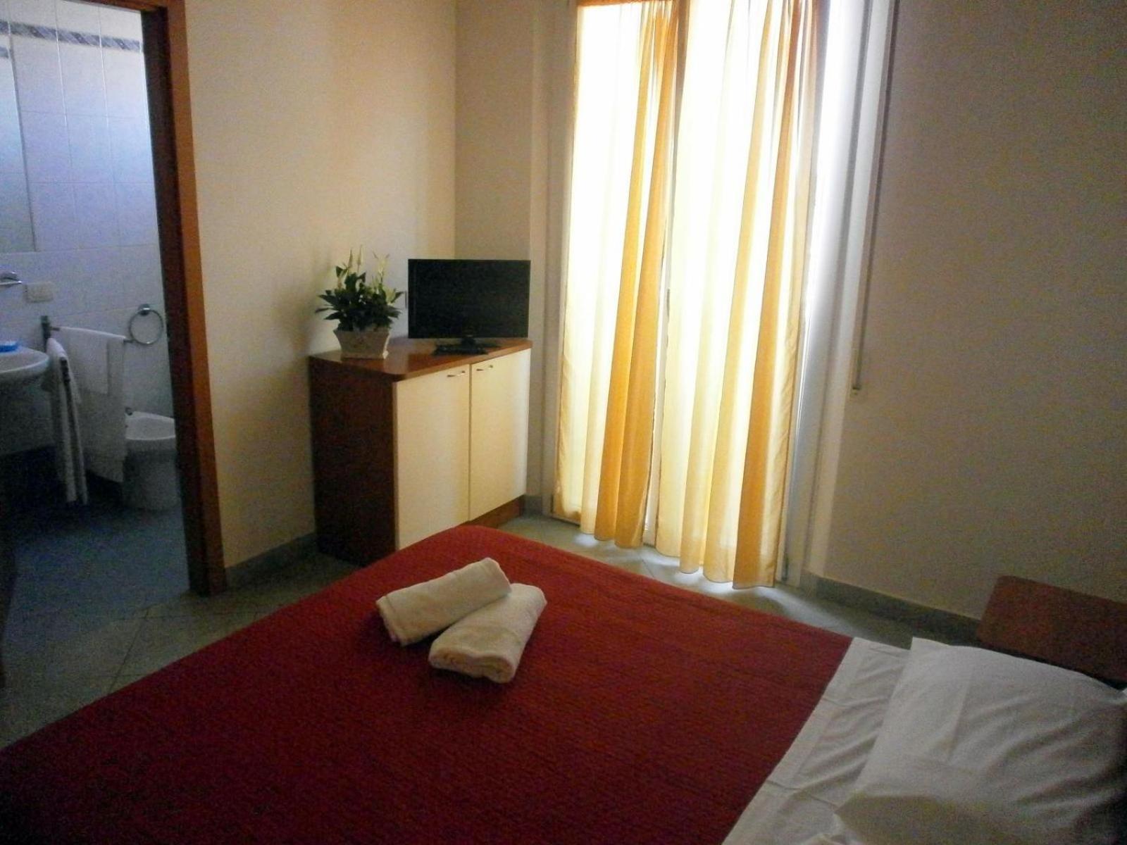 Studio With Balcony - Photo 5