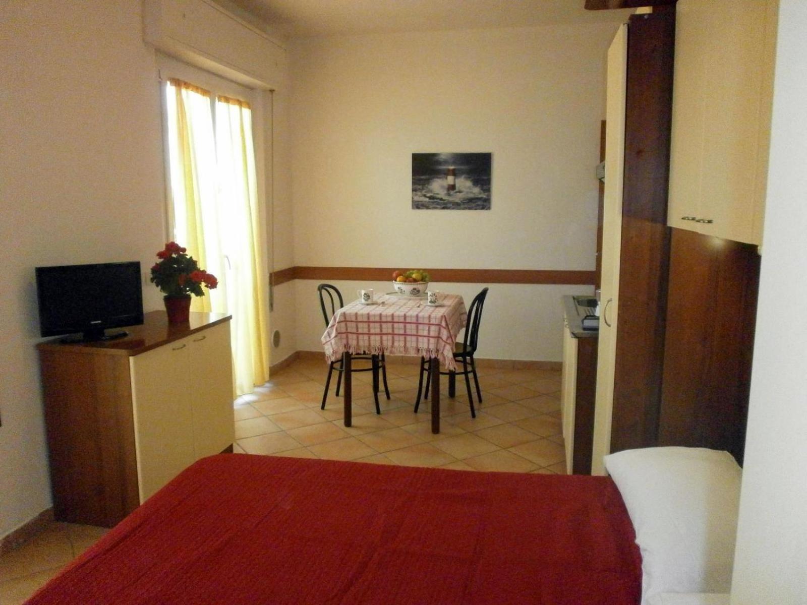 Studio With Balcony - Photo 18