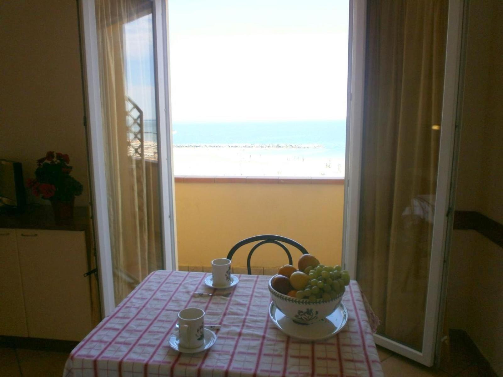 Studio With Balcony - Photo 22