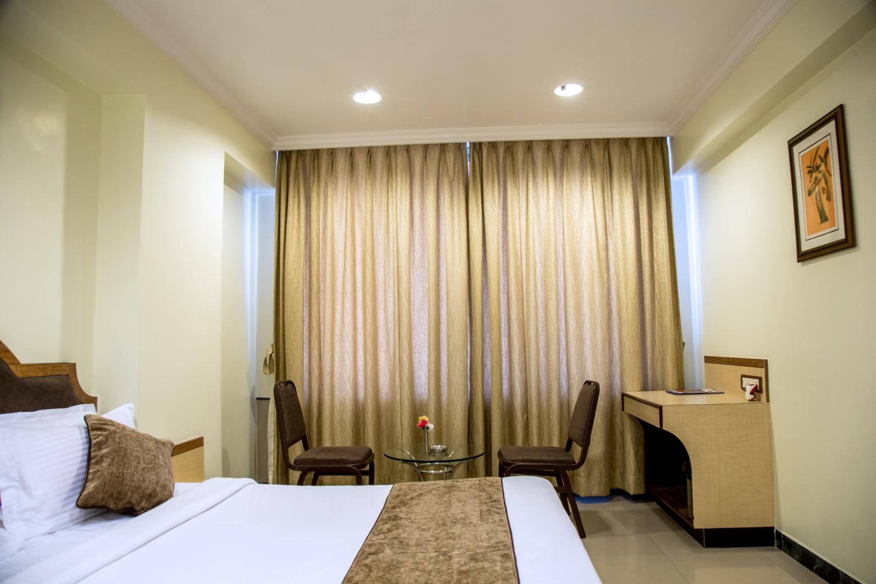 Deluxe Room - Photo 3