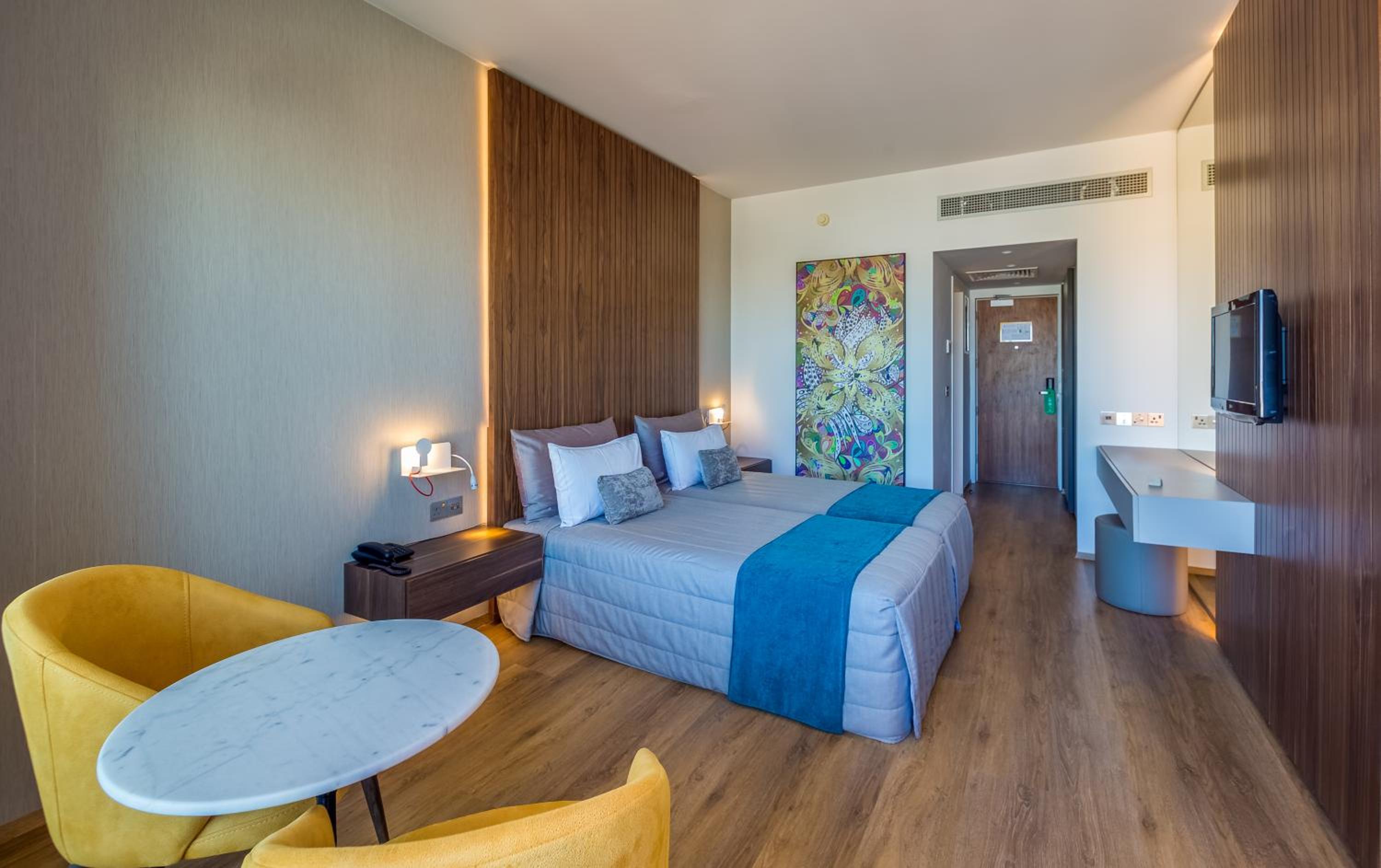 Twin Room with Partial Sea View - Photo 1