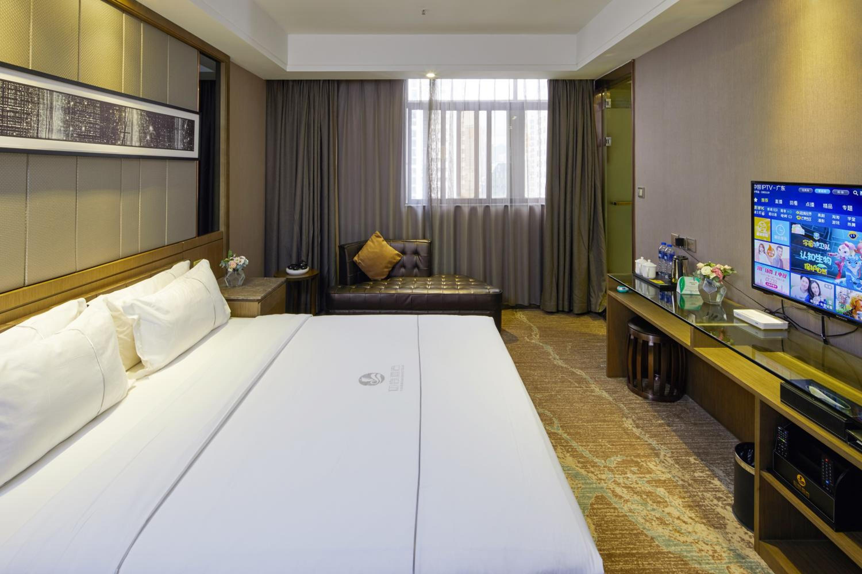 Deluxe King Room
