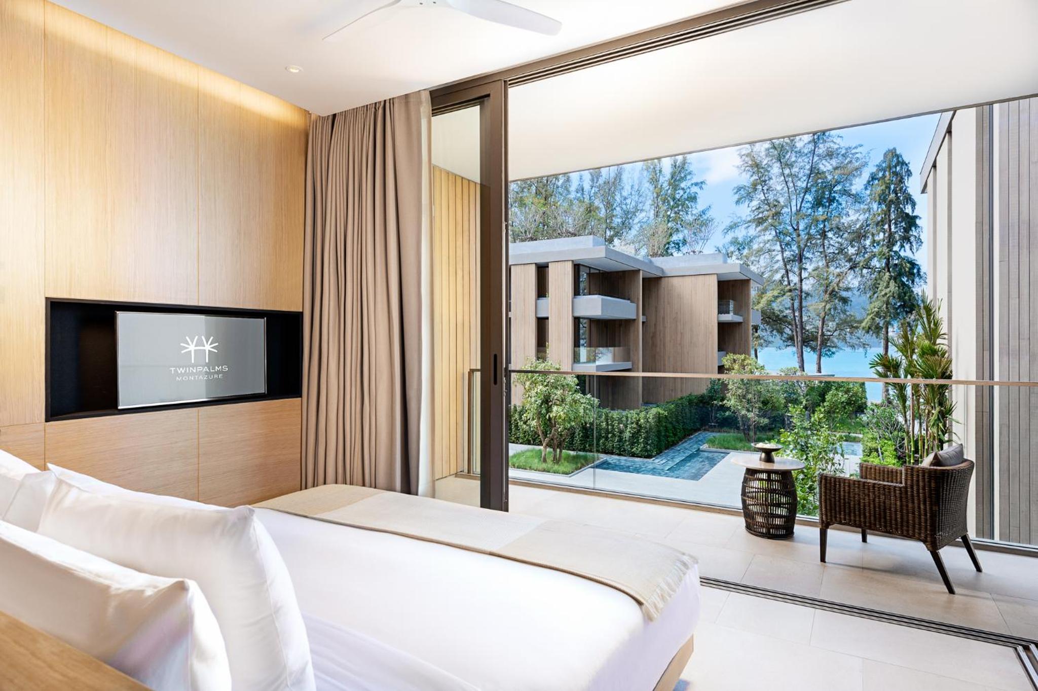 Azure Sea View Suite - Photo 3