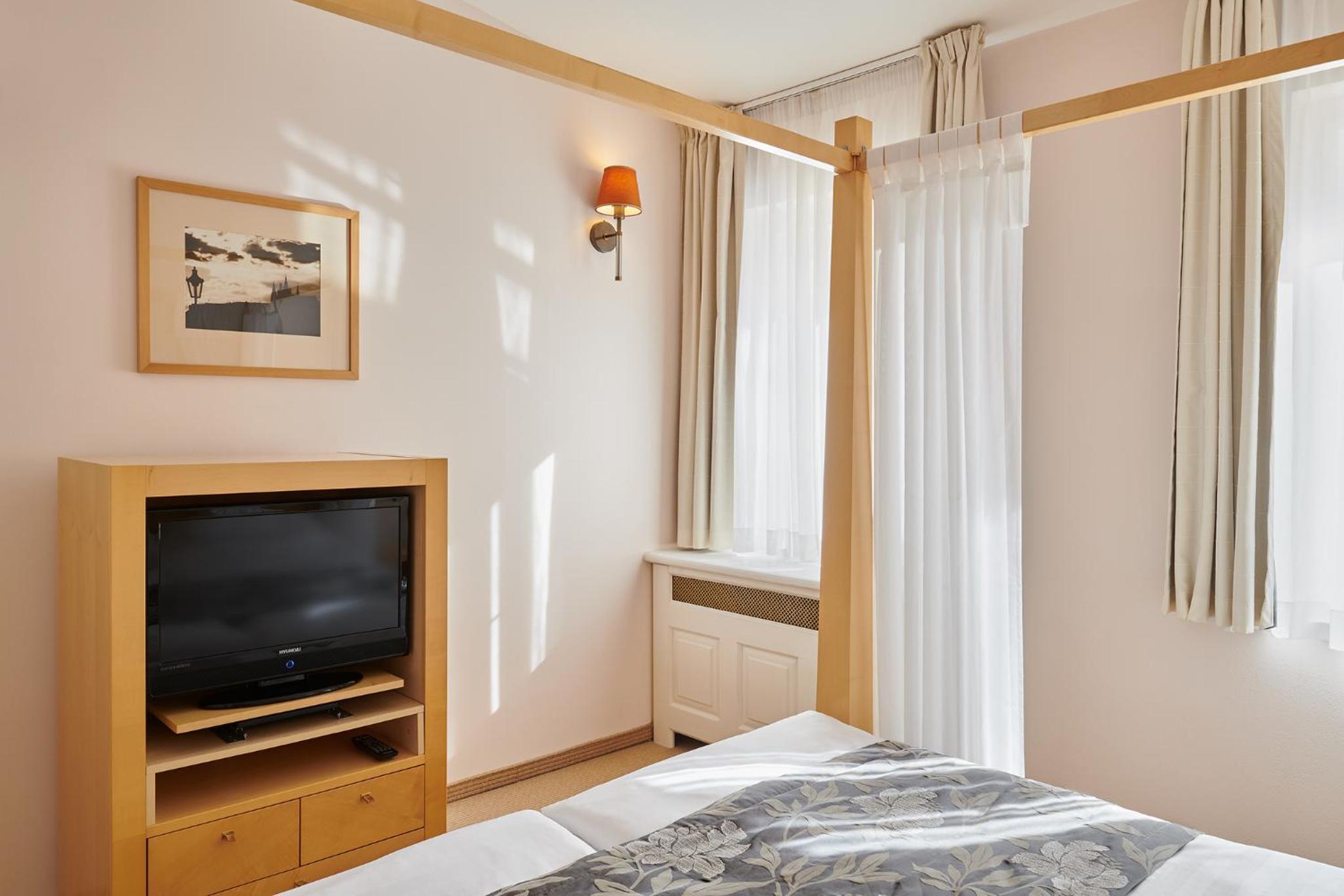Deluxe Loft Room