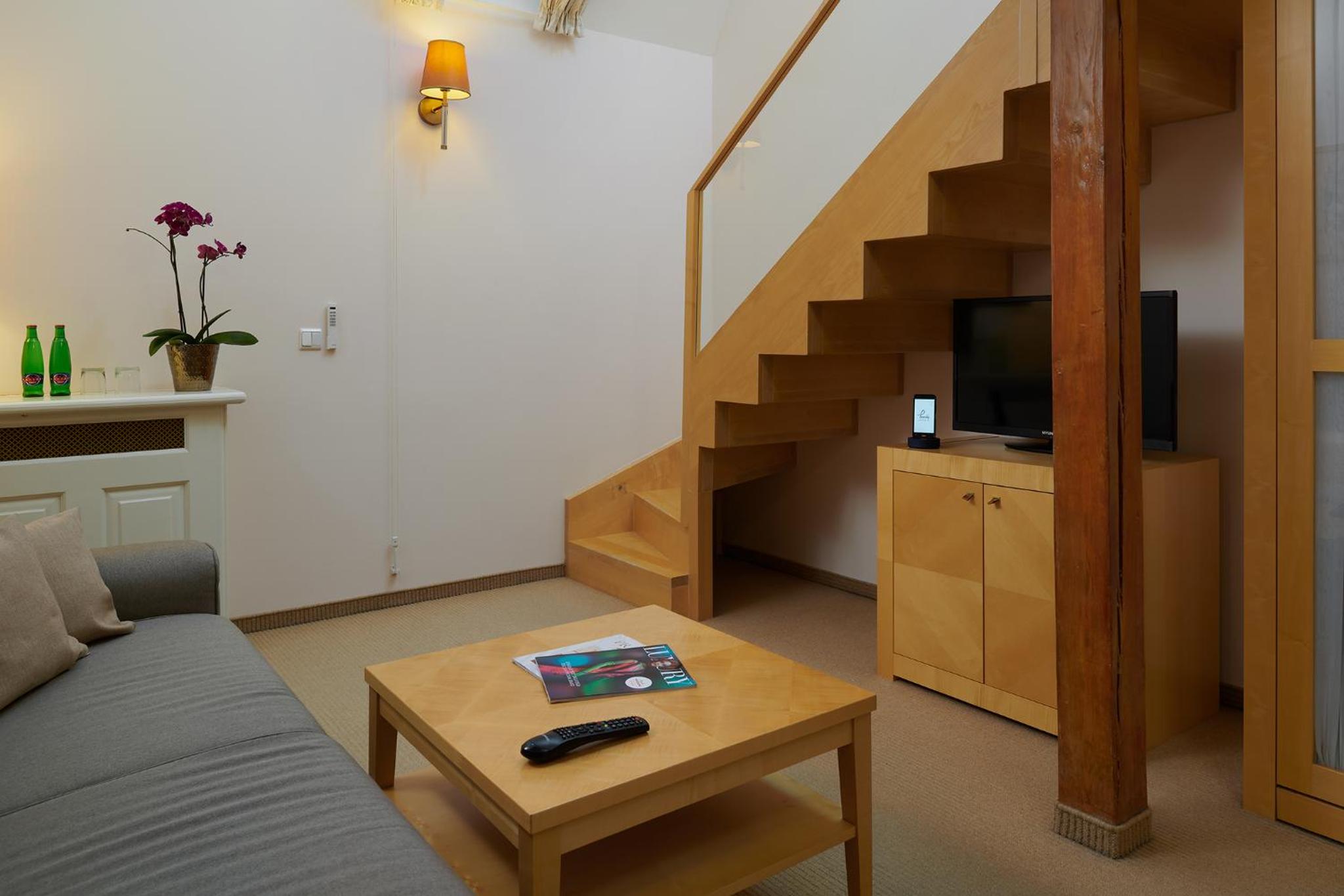 Deluxe Loft Room