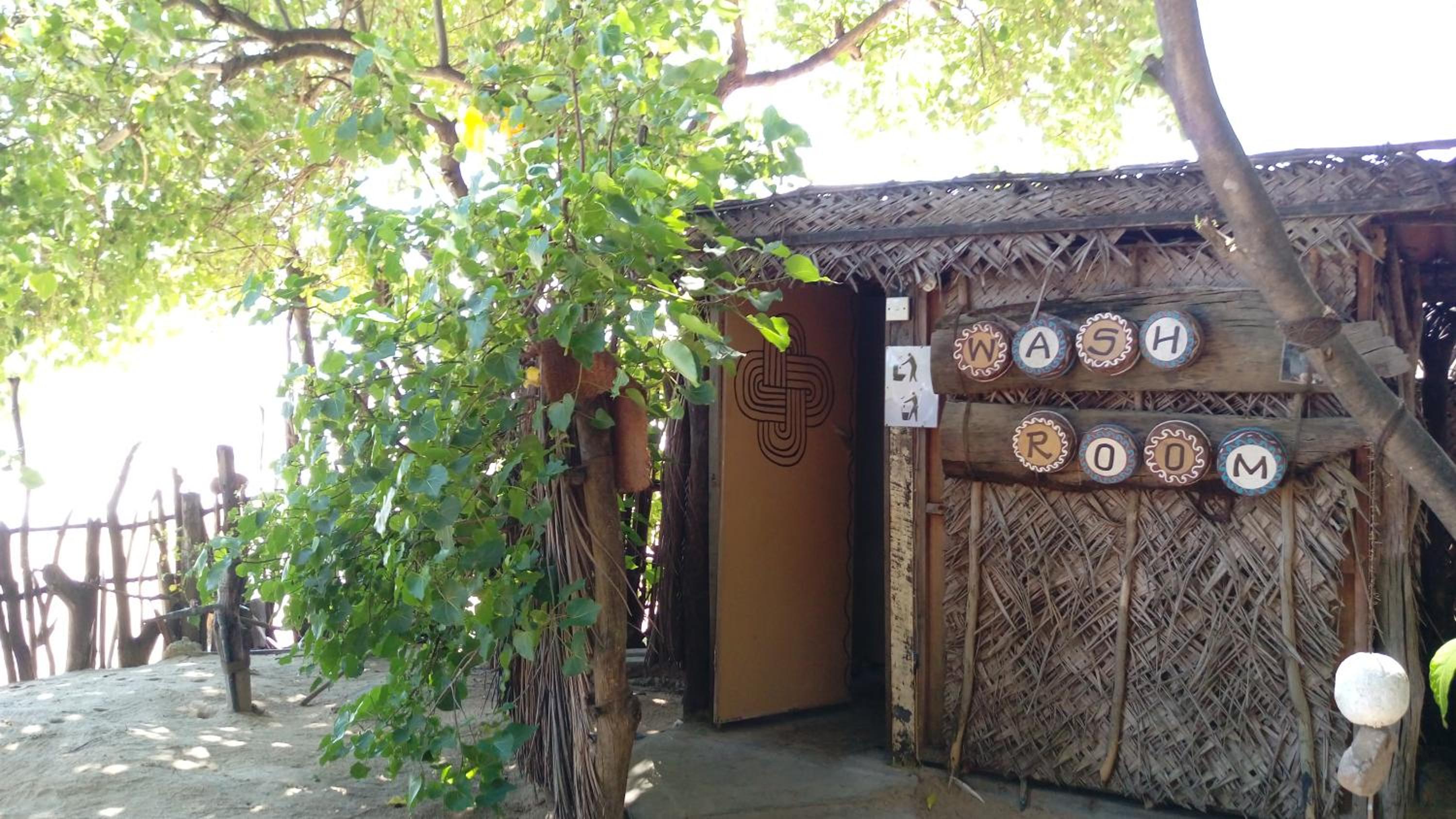 Double Room Cabana with Sea View & Shared Bathroom photo 3