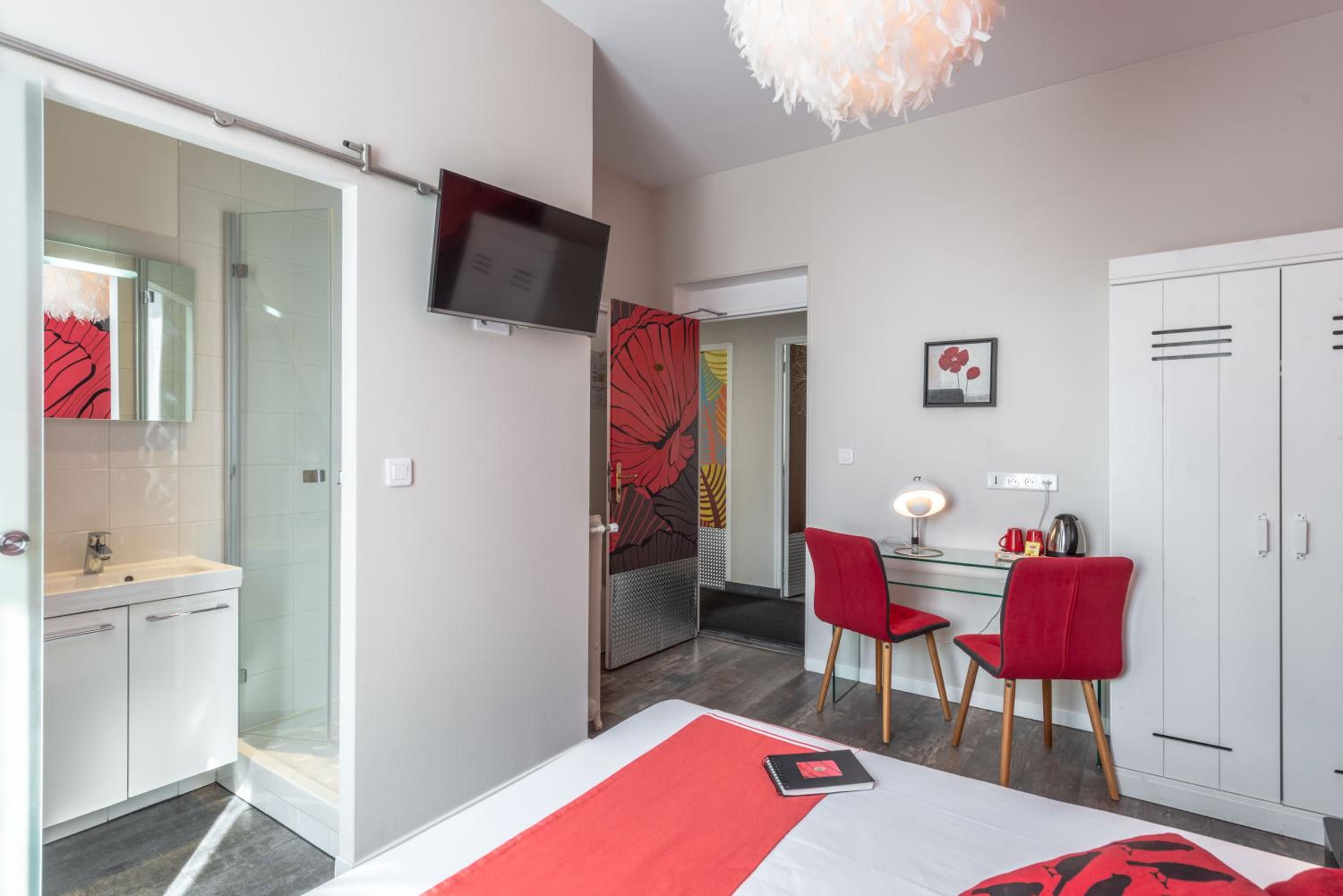 Double Room - Photo 8