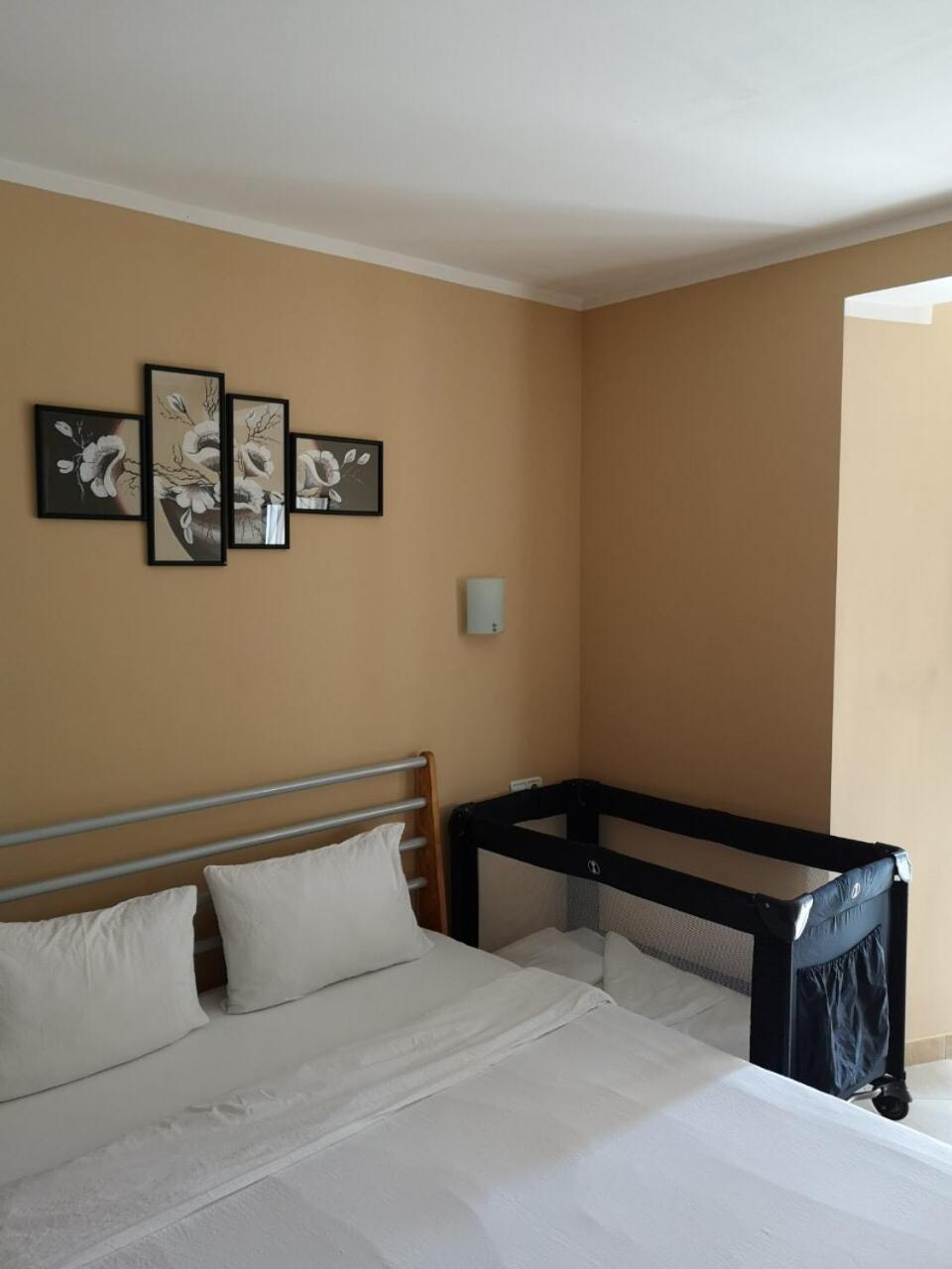 Double Room with Balcony - Photo 5