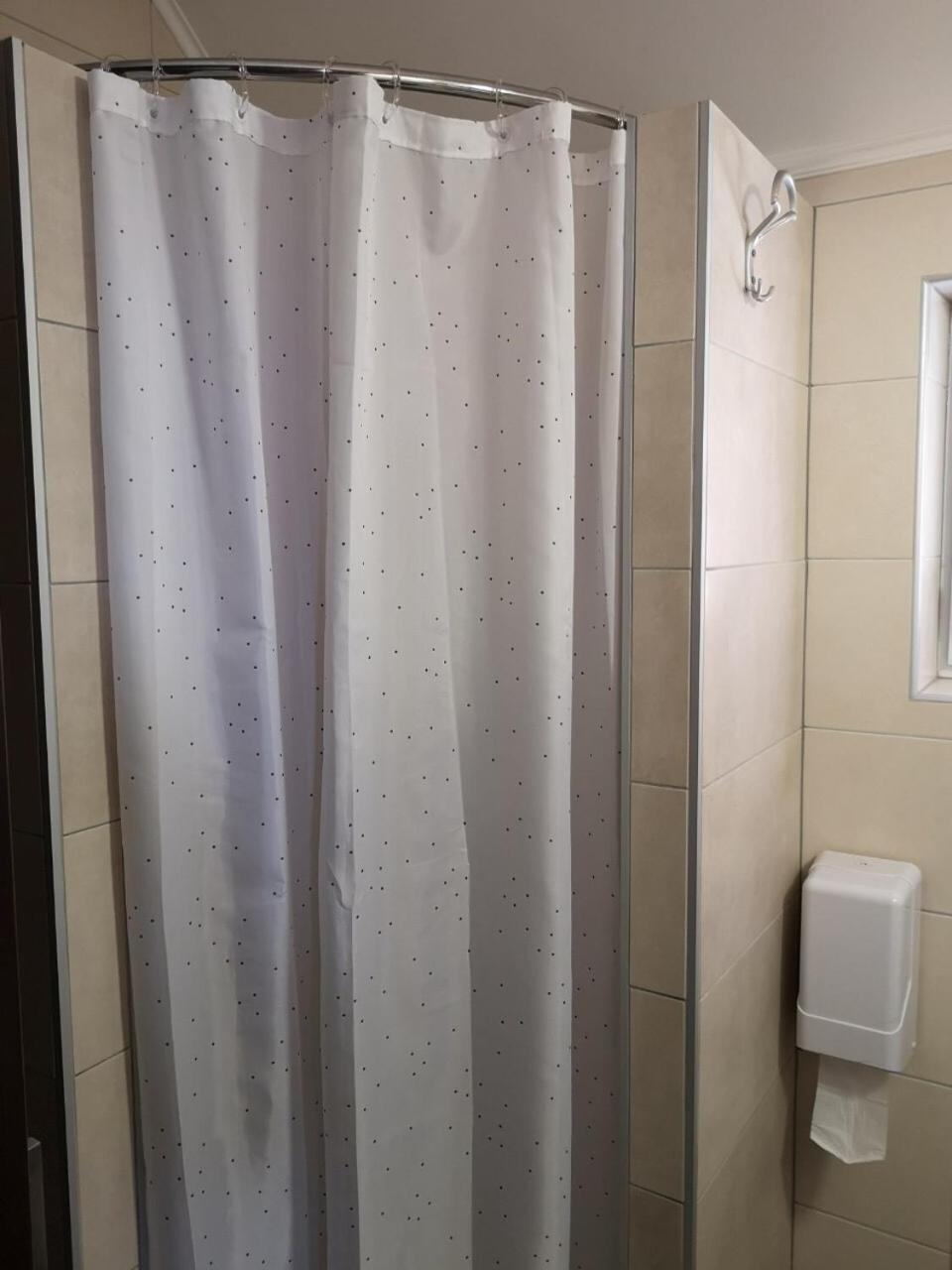 Double Room with Balcony - Photo 11