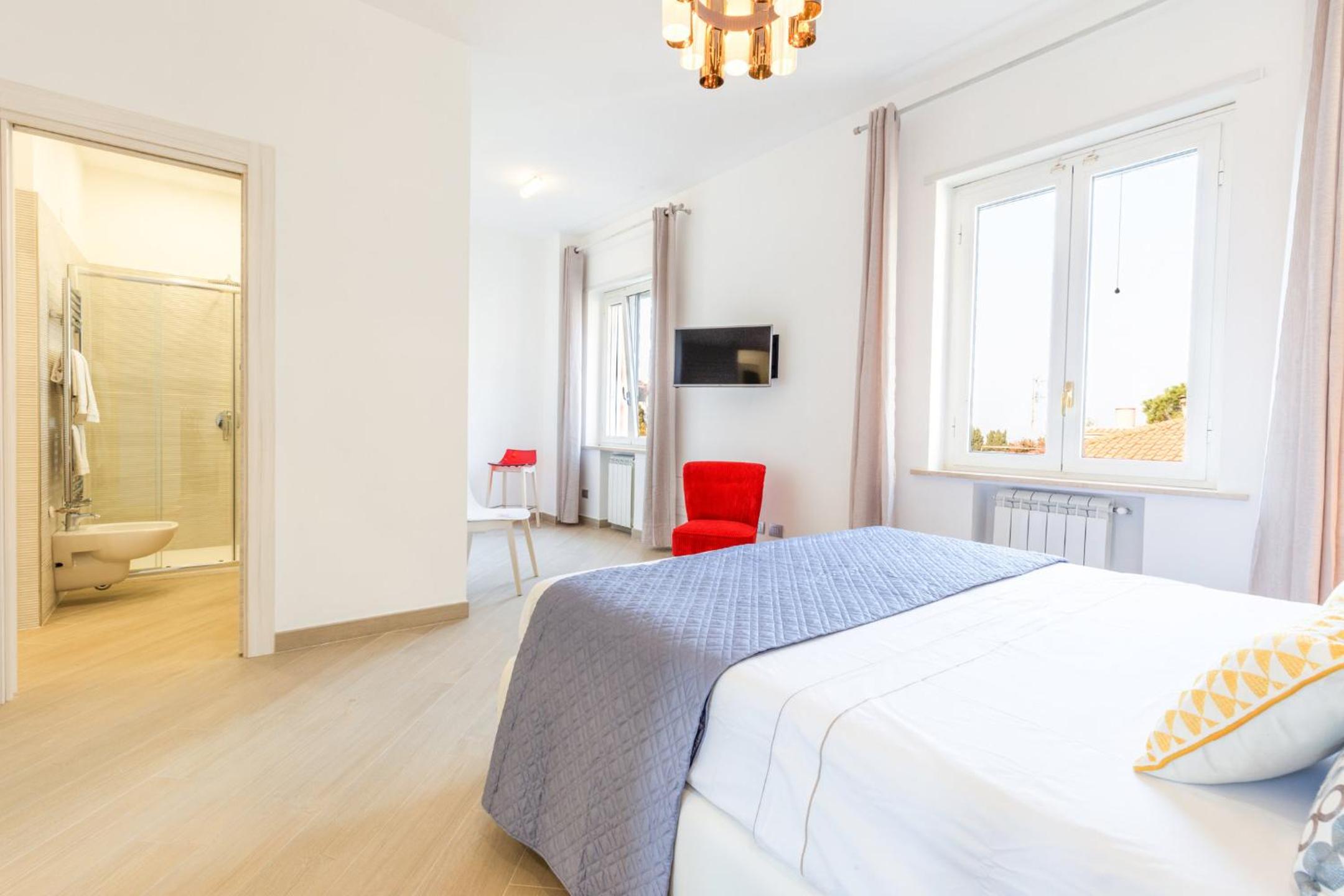 Two-Bedroom Apartment - Photo 17