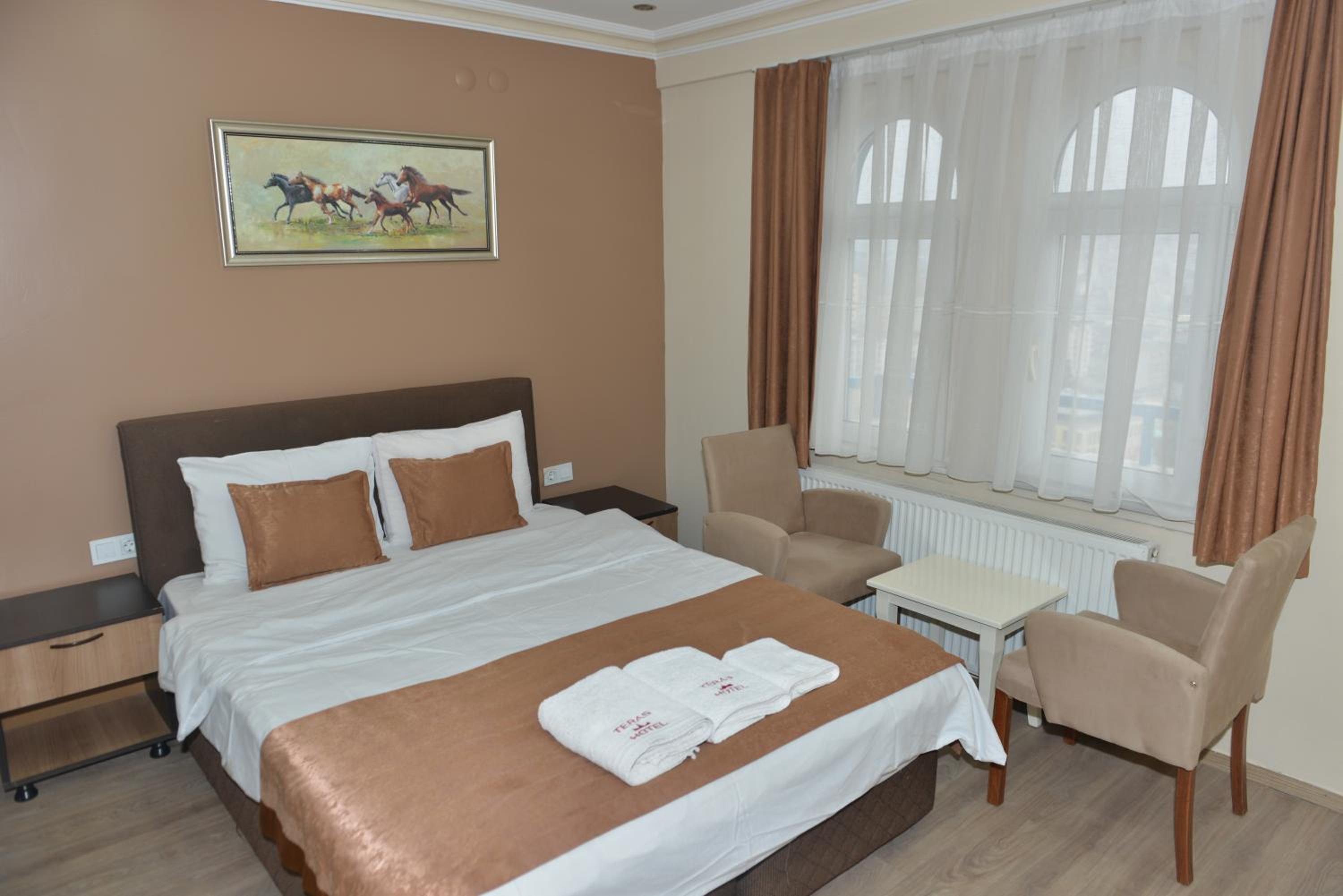 Deluxe Double Room with Shower photo 3