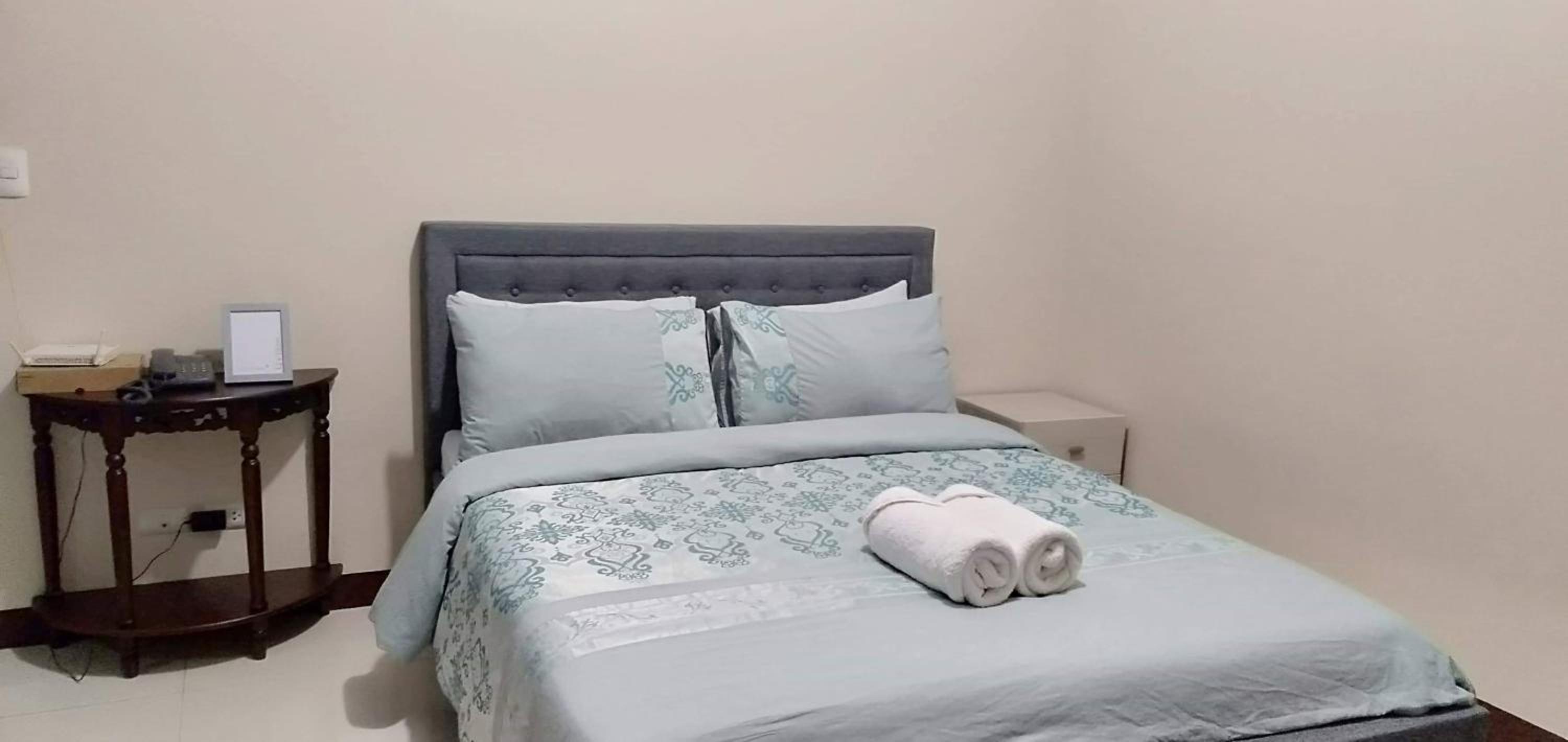 Studio Apartment - Photo 1