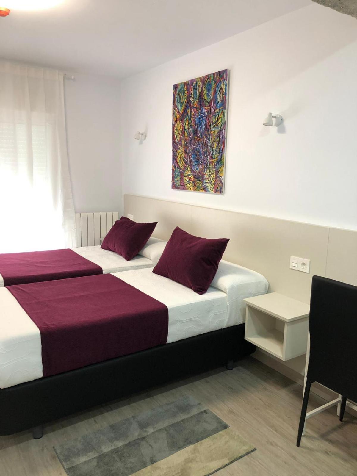 Twin Room - Photo 7