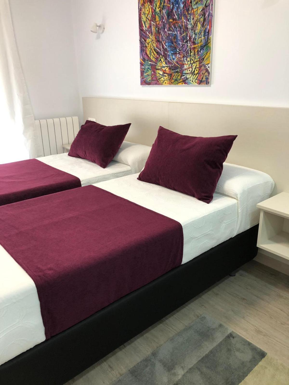 Twin Room - Photo 2