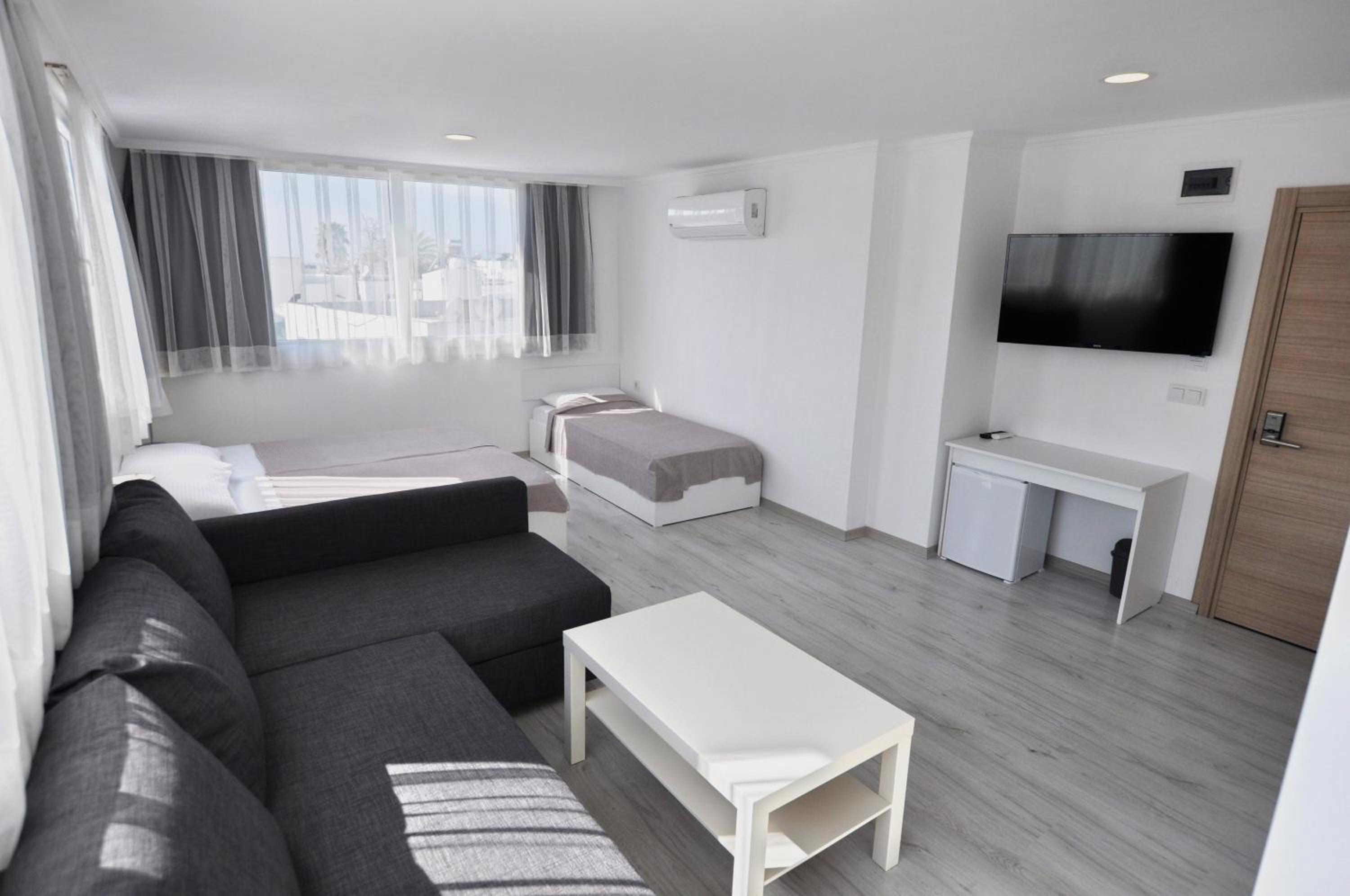 Deluxe Suite photo 2