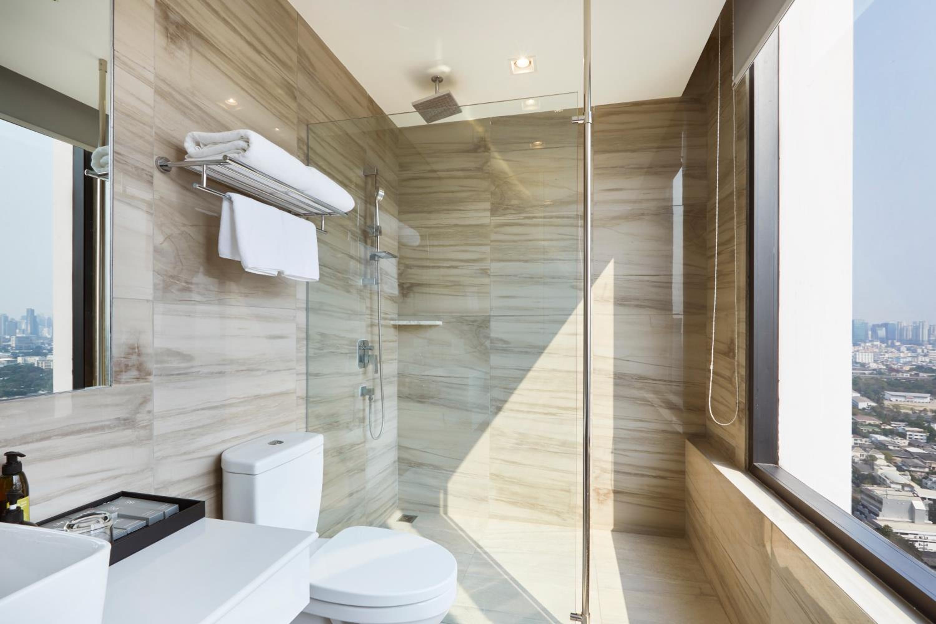 Deluxe Double Room with Bathtub