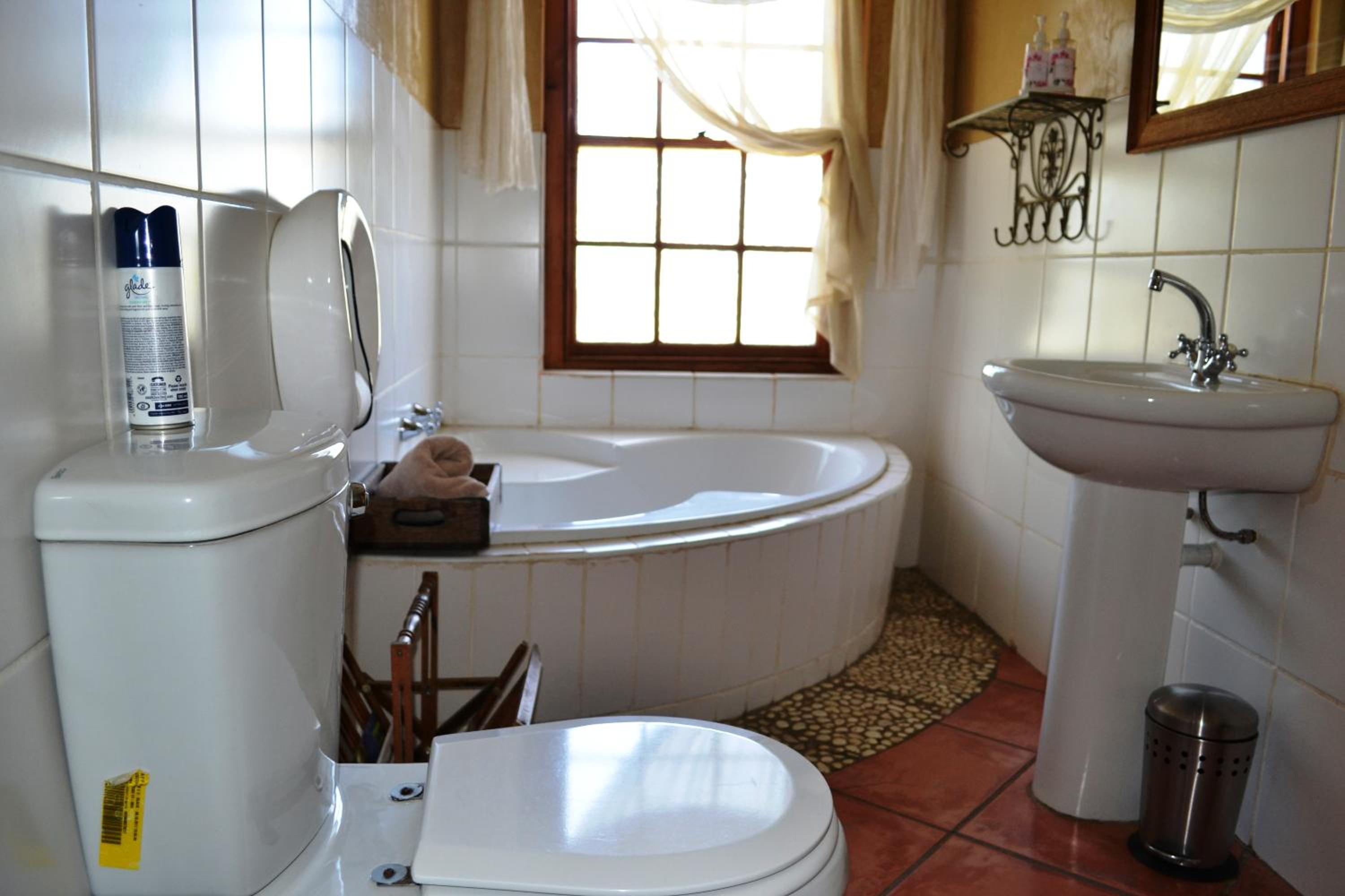 Double or Twin Room with Bathroom - Photo 6