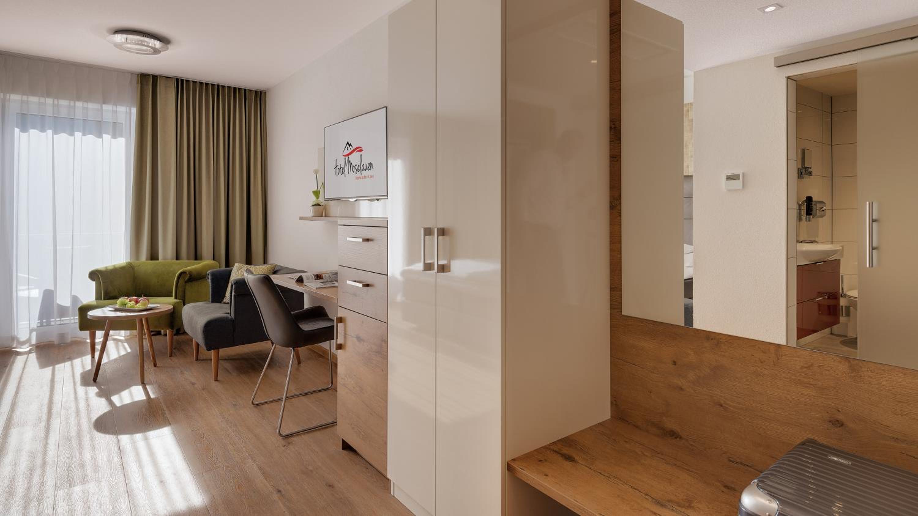 Double Room with Balcony - Photo 1