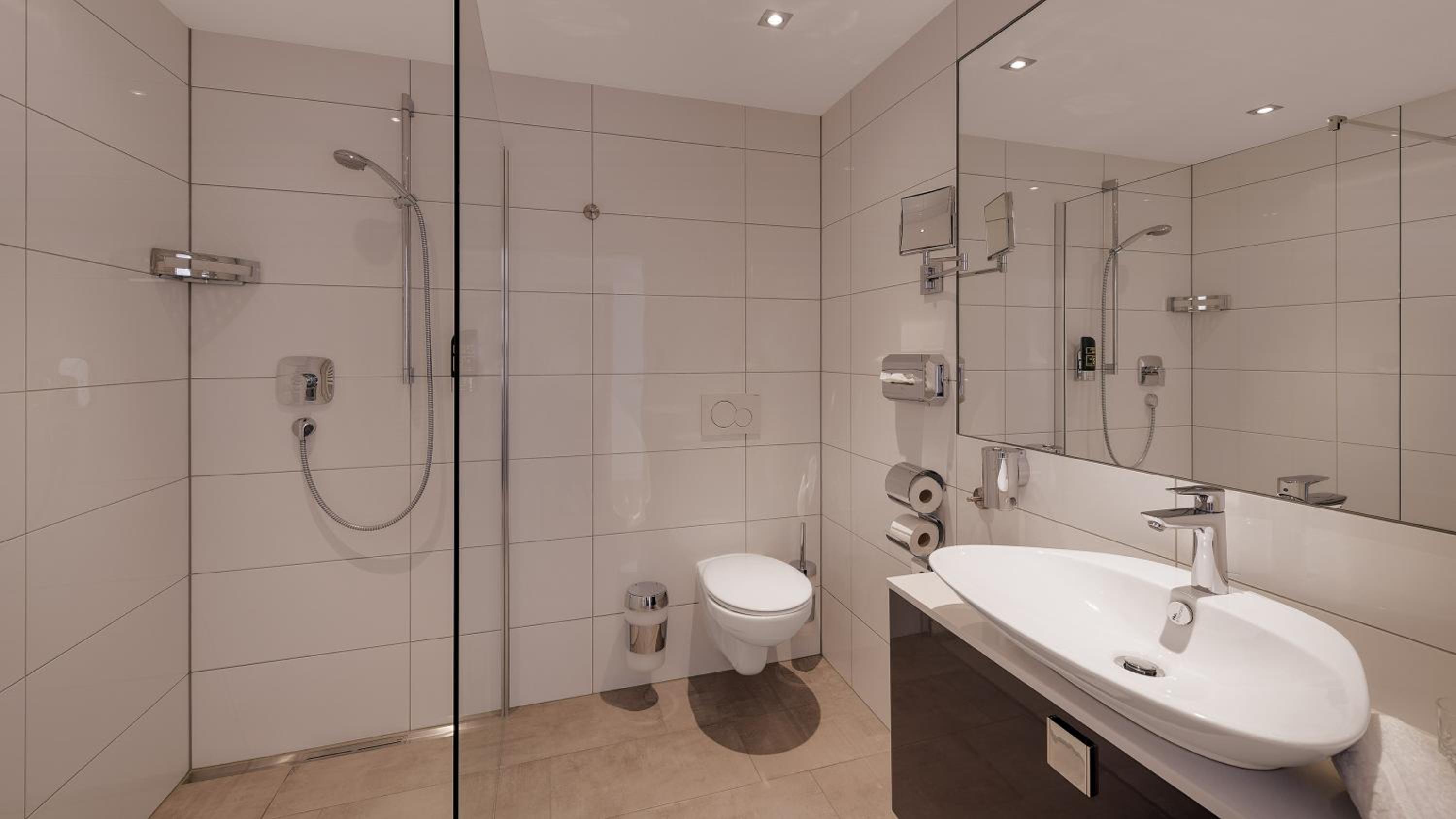 Double Room with Balcony - Photo 11