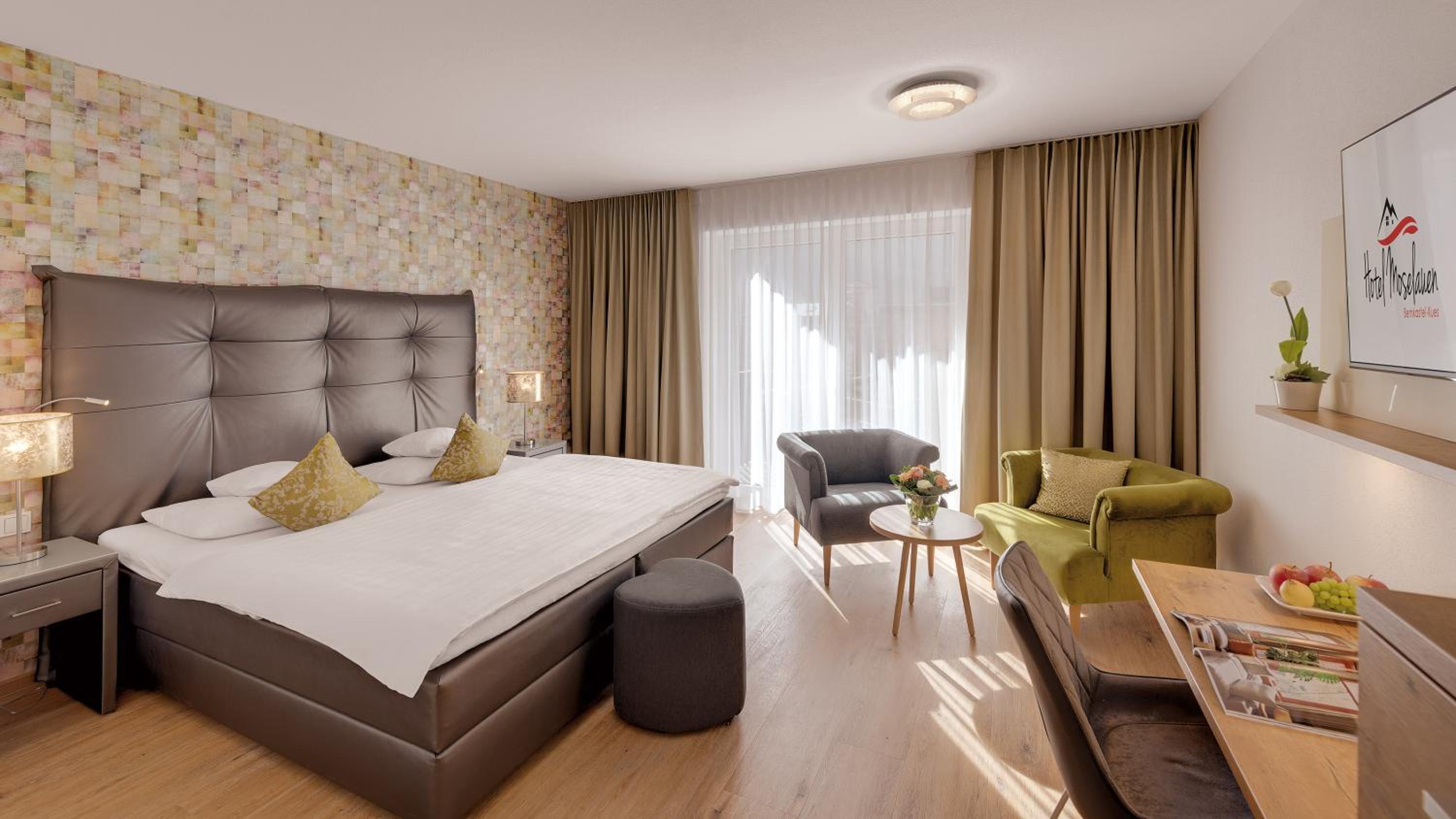 Double Room with Balcony - Photo 12