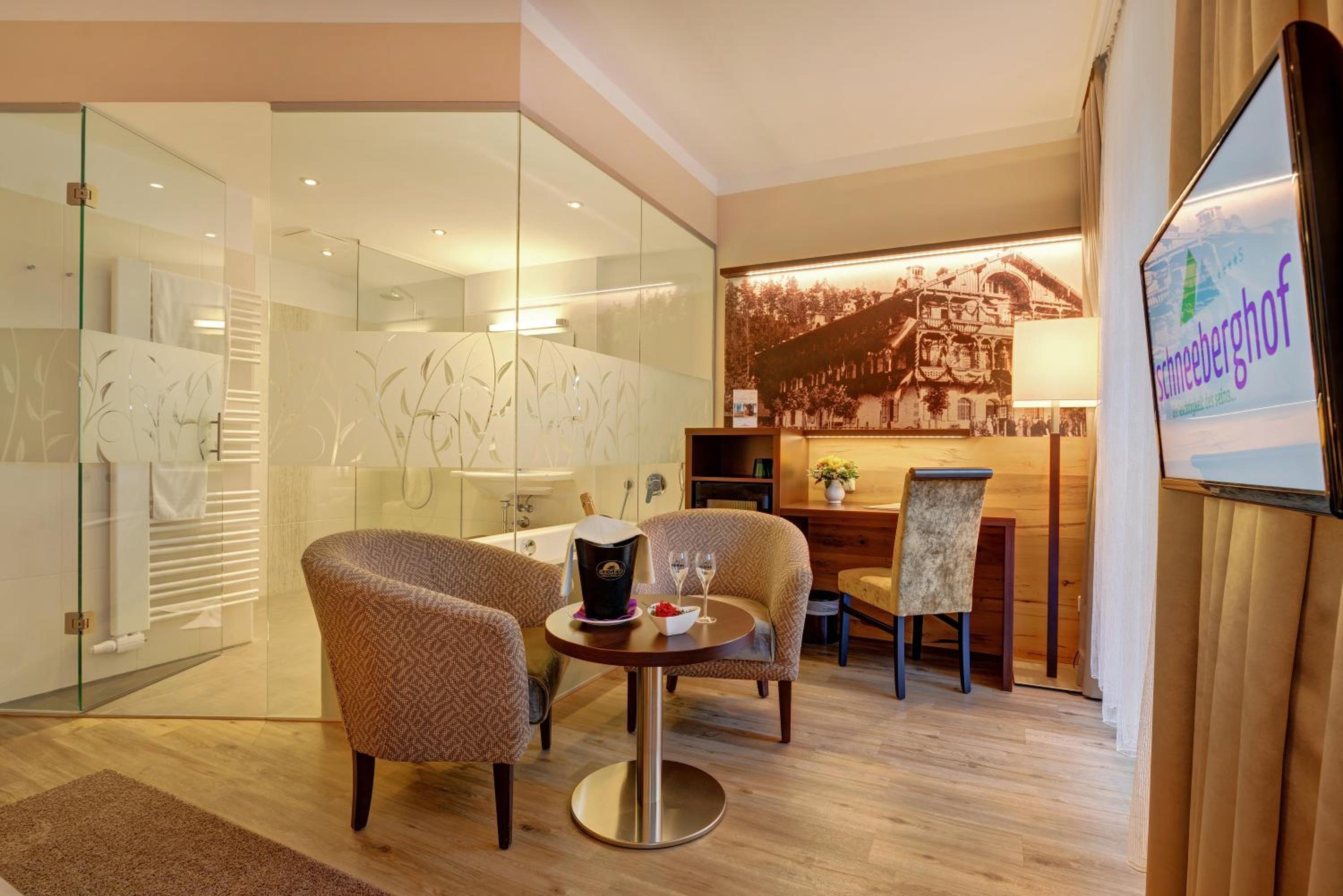 Deluxe Double Room with Bath photo 2