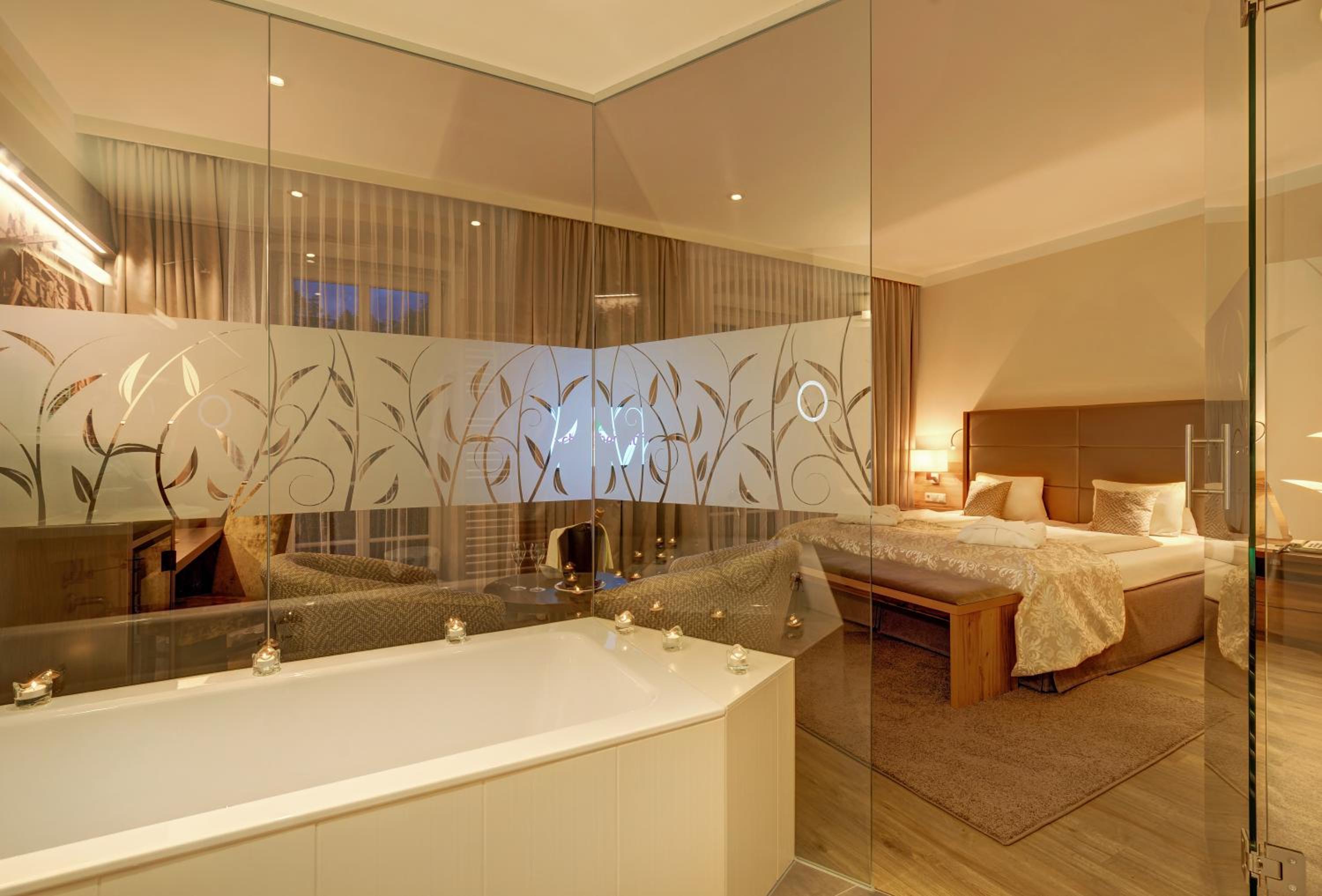 Deluxe Double Room with Bath photo 1
