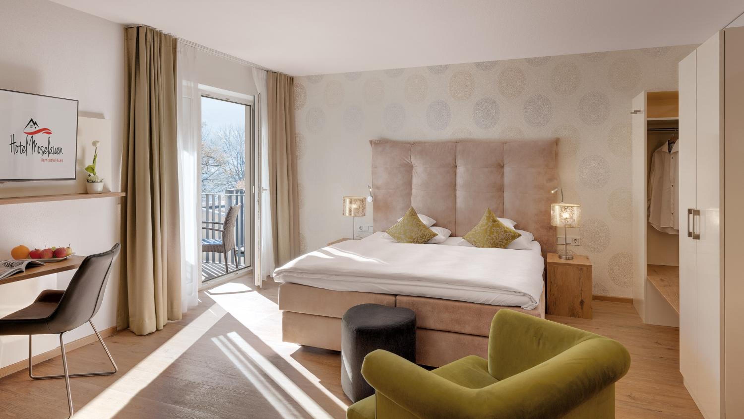 Double Room with Balcony - Photo 5