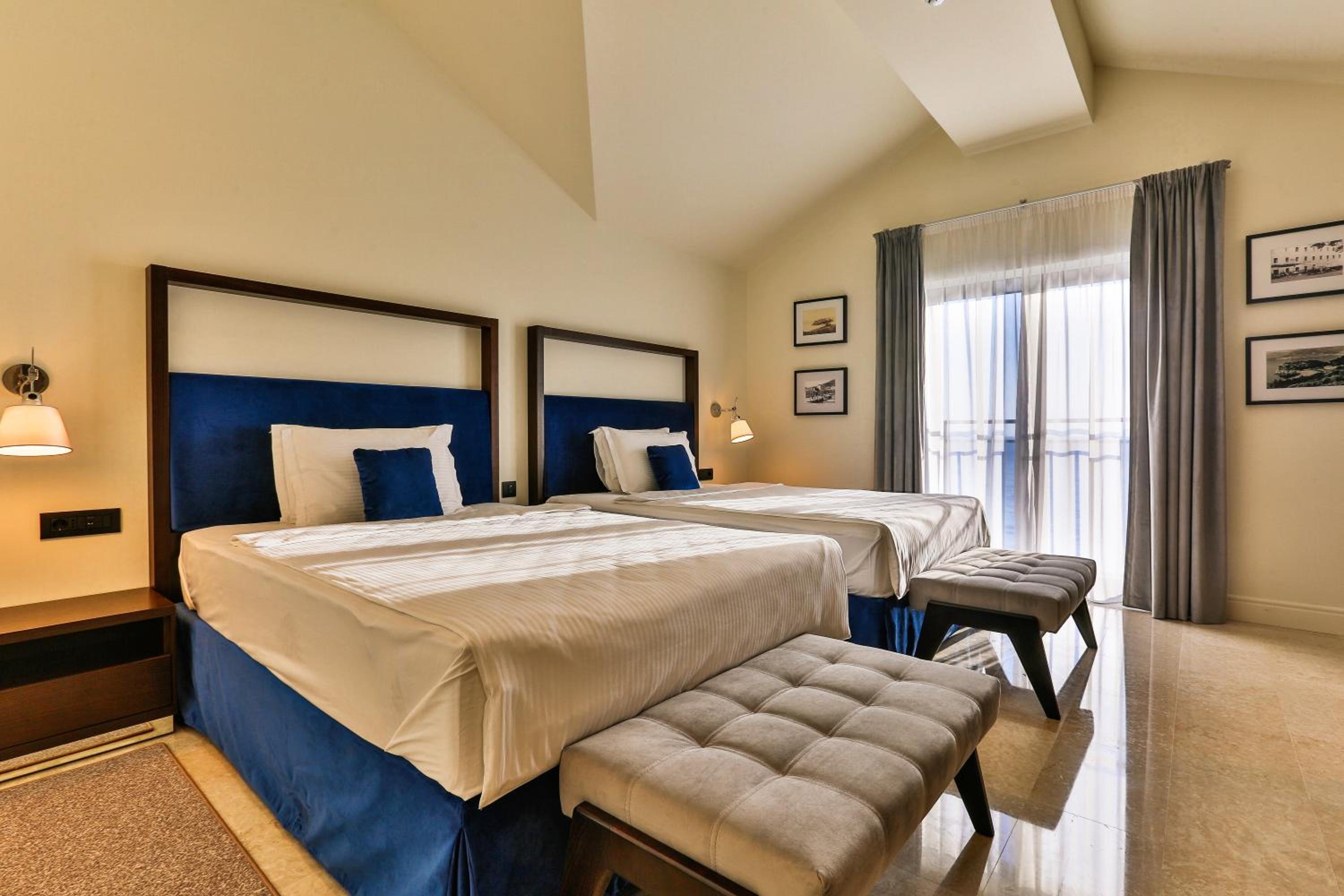 Deluxe Suite with Sea View
