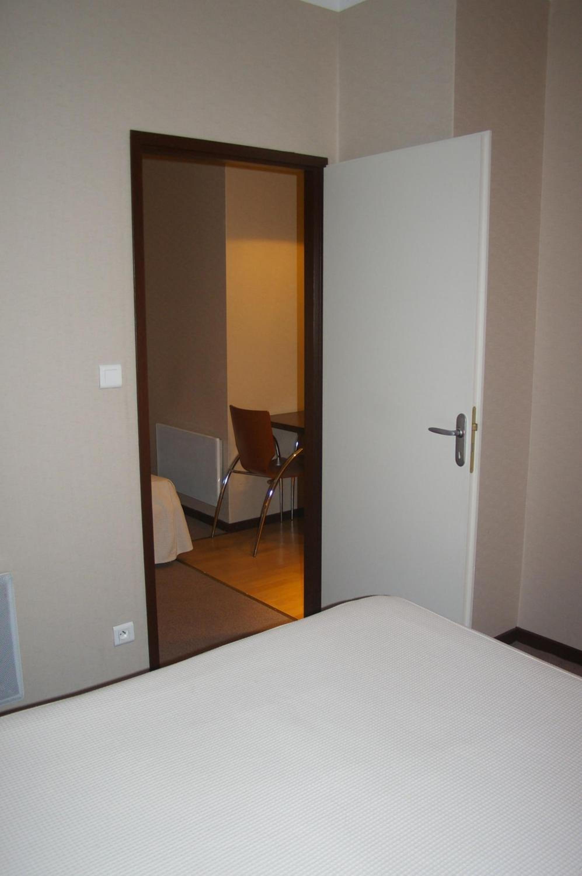 Comfort Family Room - Photo 4