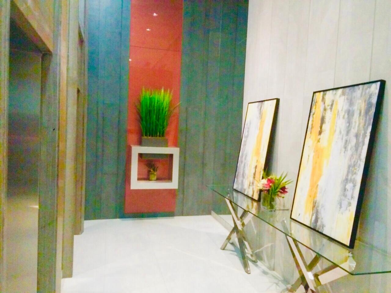 Studio Apartment - Photo 30