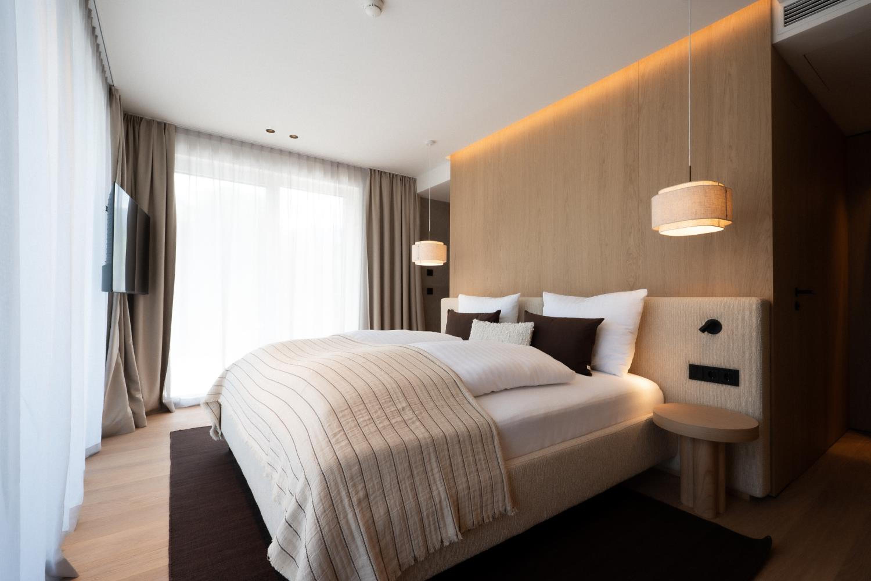 King Room with Mountain View