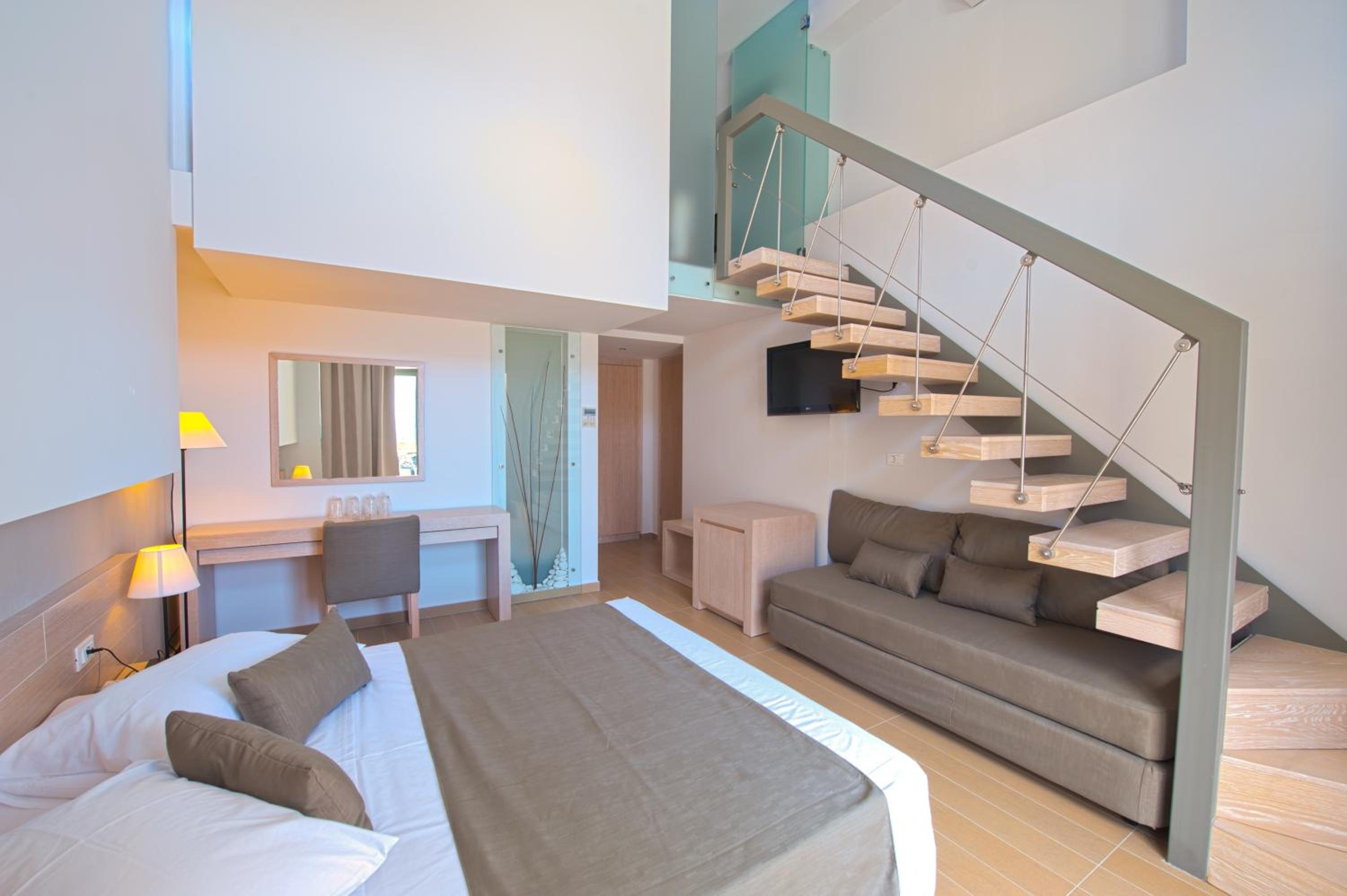 Duplex Suite - Photo 2