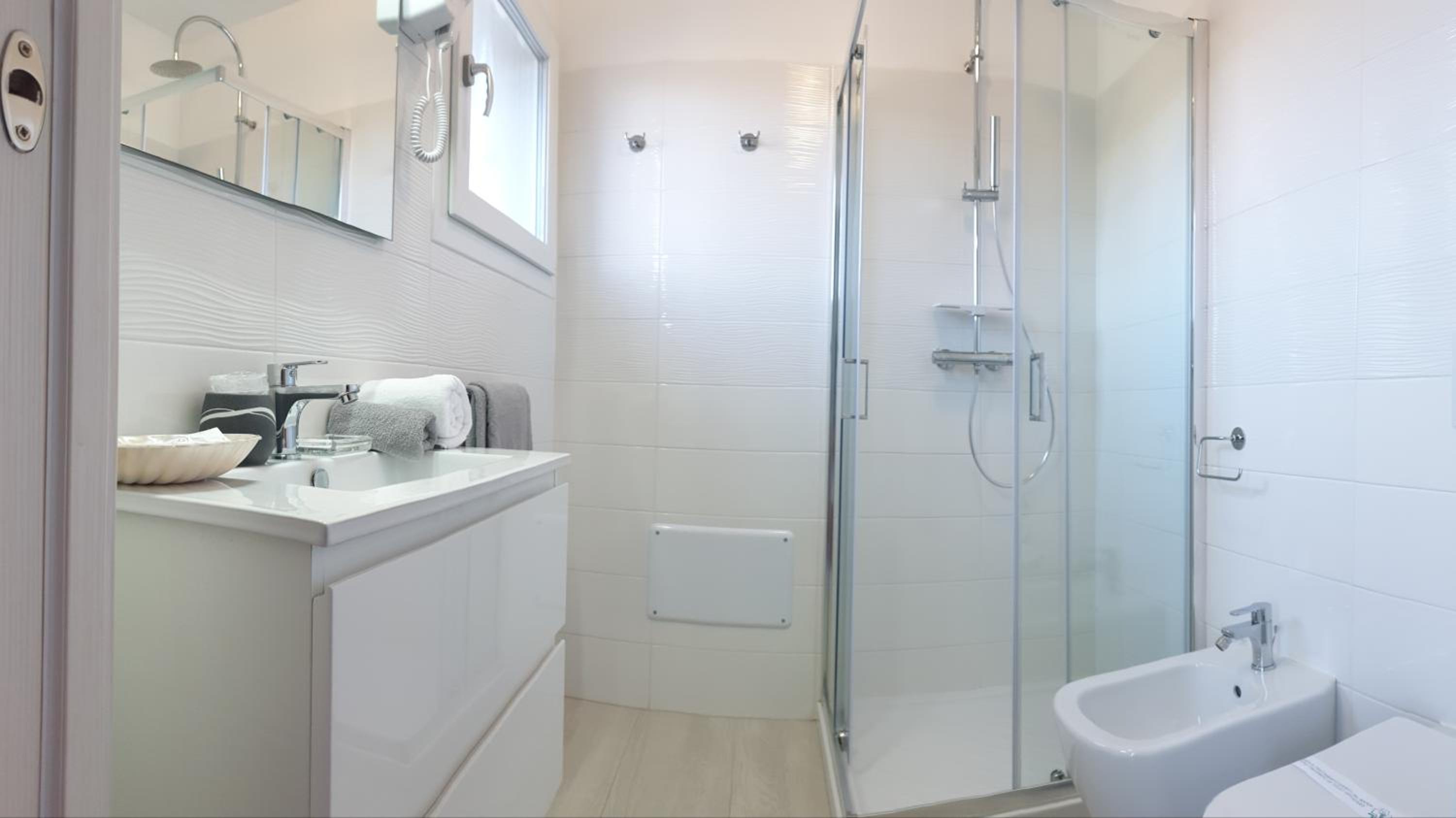 Double Room - Photo 3