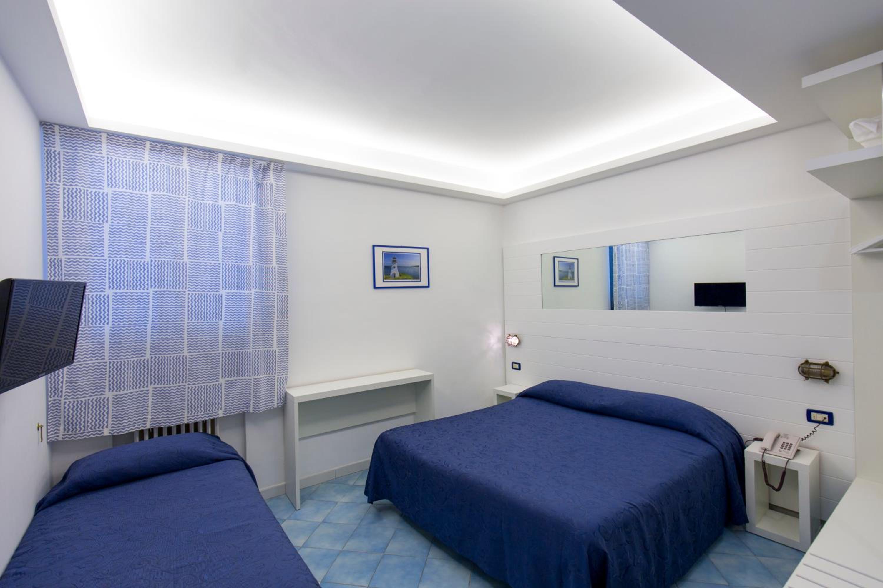 Triple Room with Sea View - Photo 1