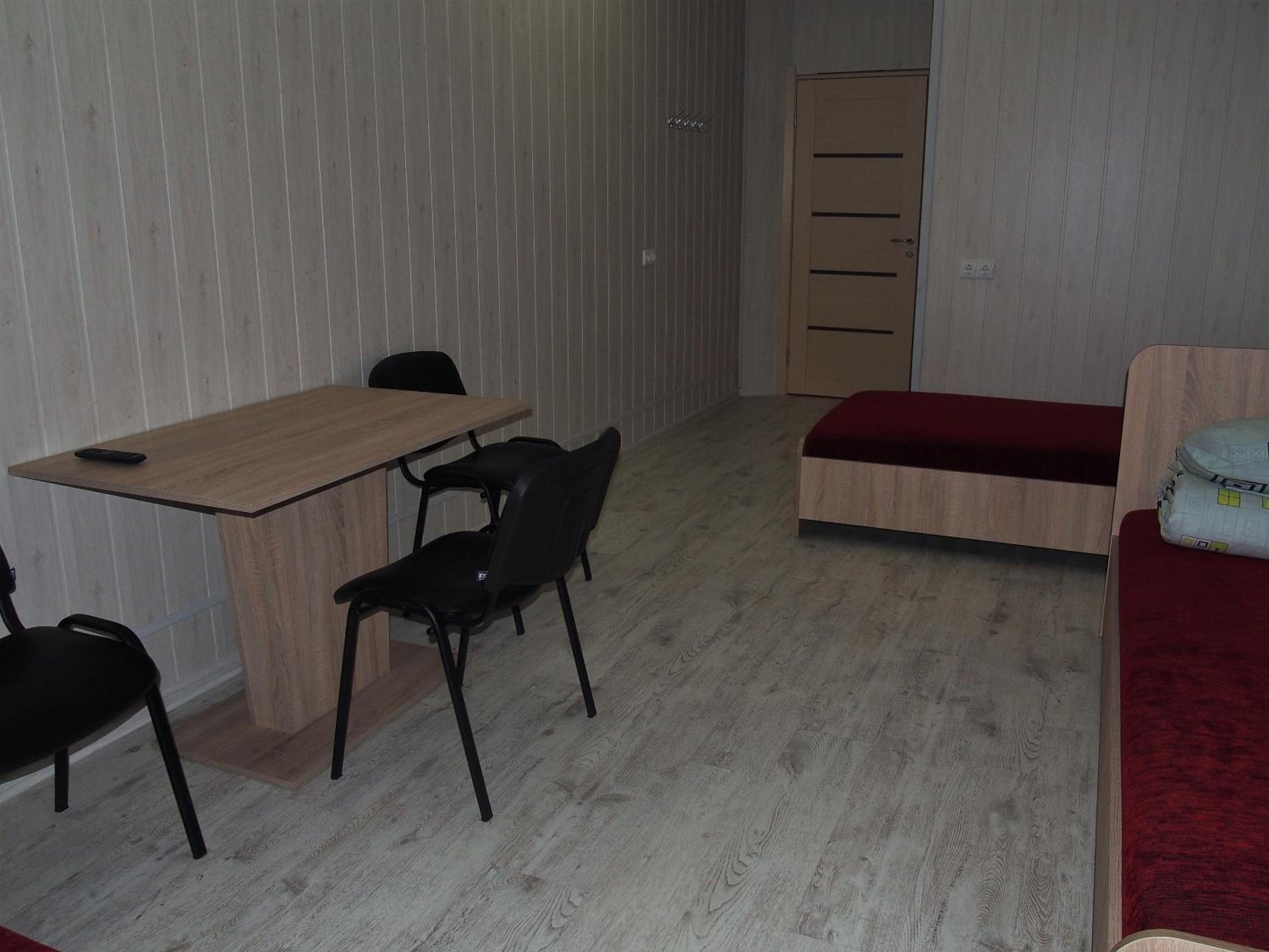 Triple Room with Bathroom - Photo 3