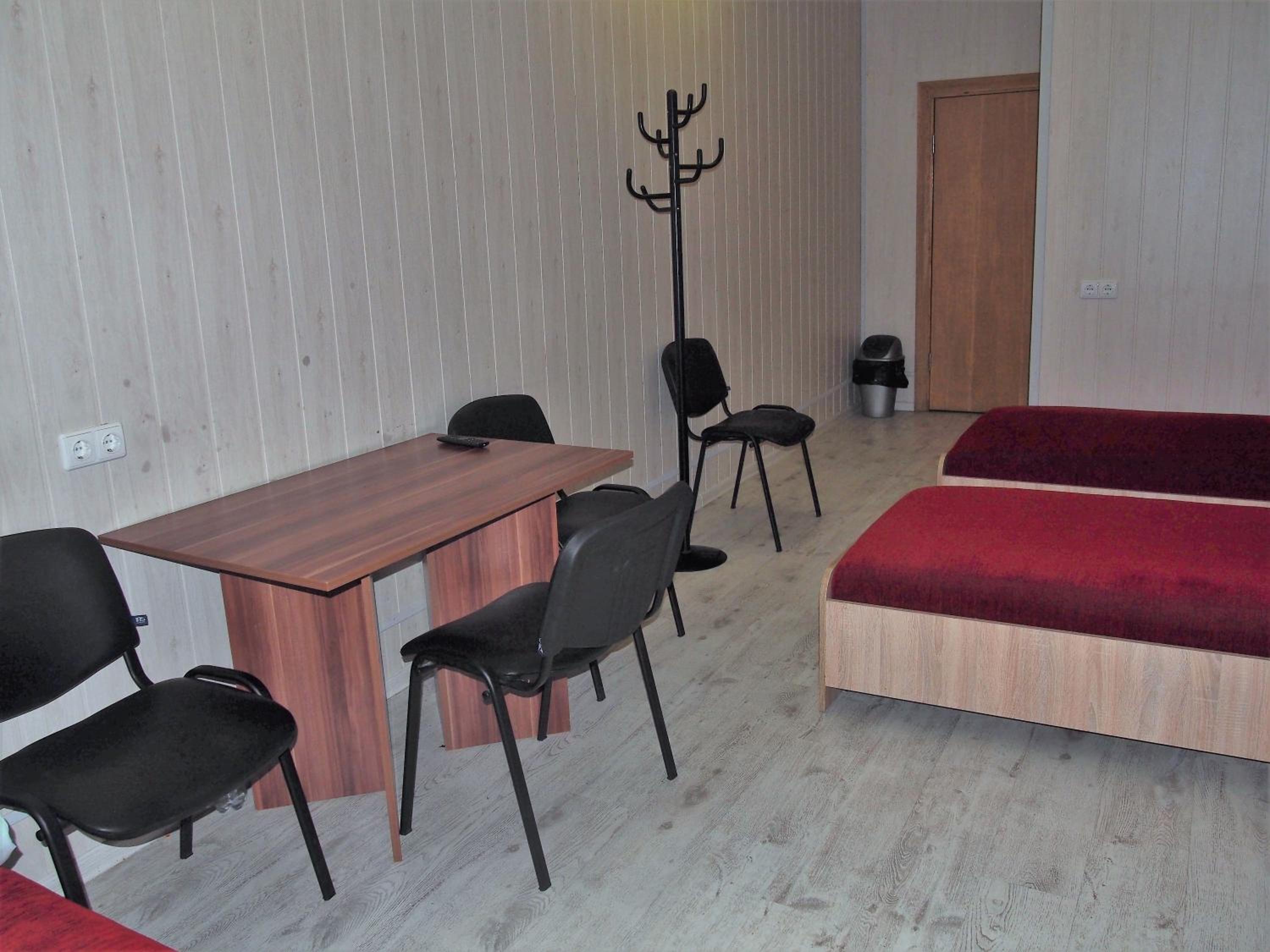 Quadruple Room with Bathroom - Photo 3