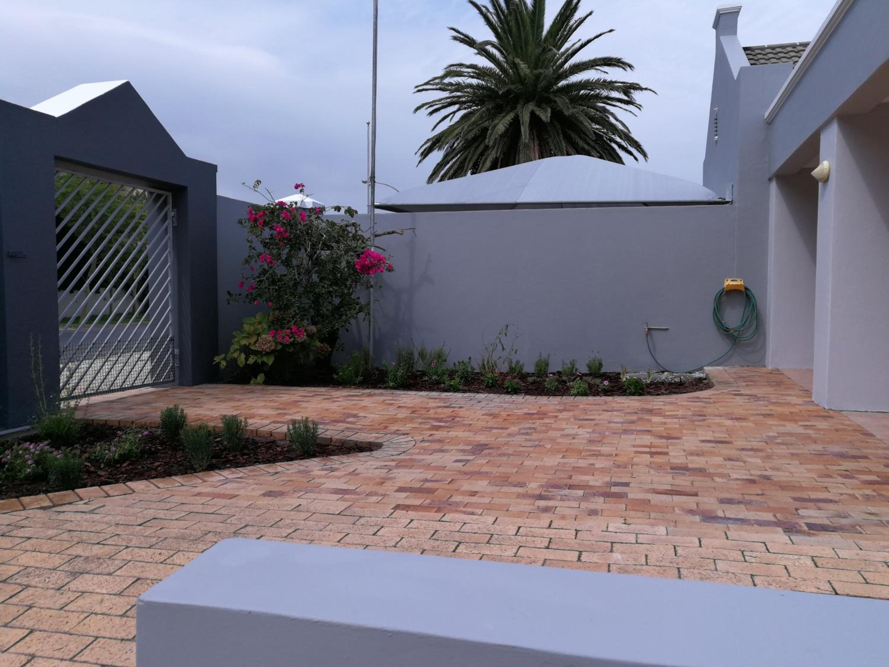 Five-Bedroom Holiday Home - Photo 17