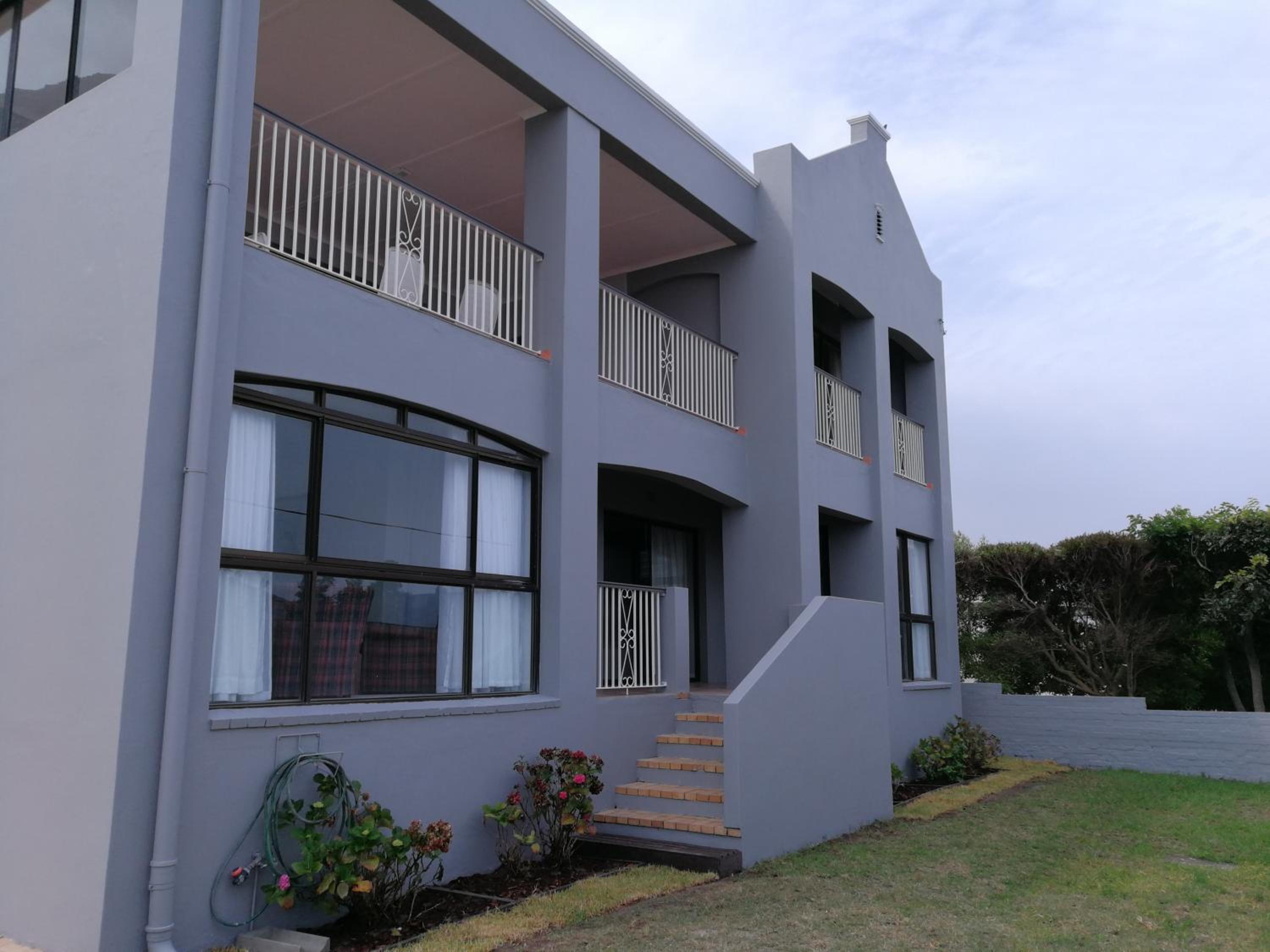 Five-Bedroom Holiday Home - Photo 22