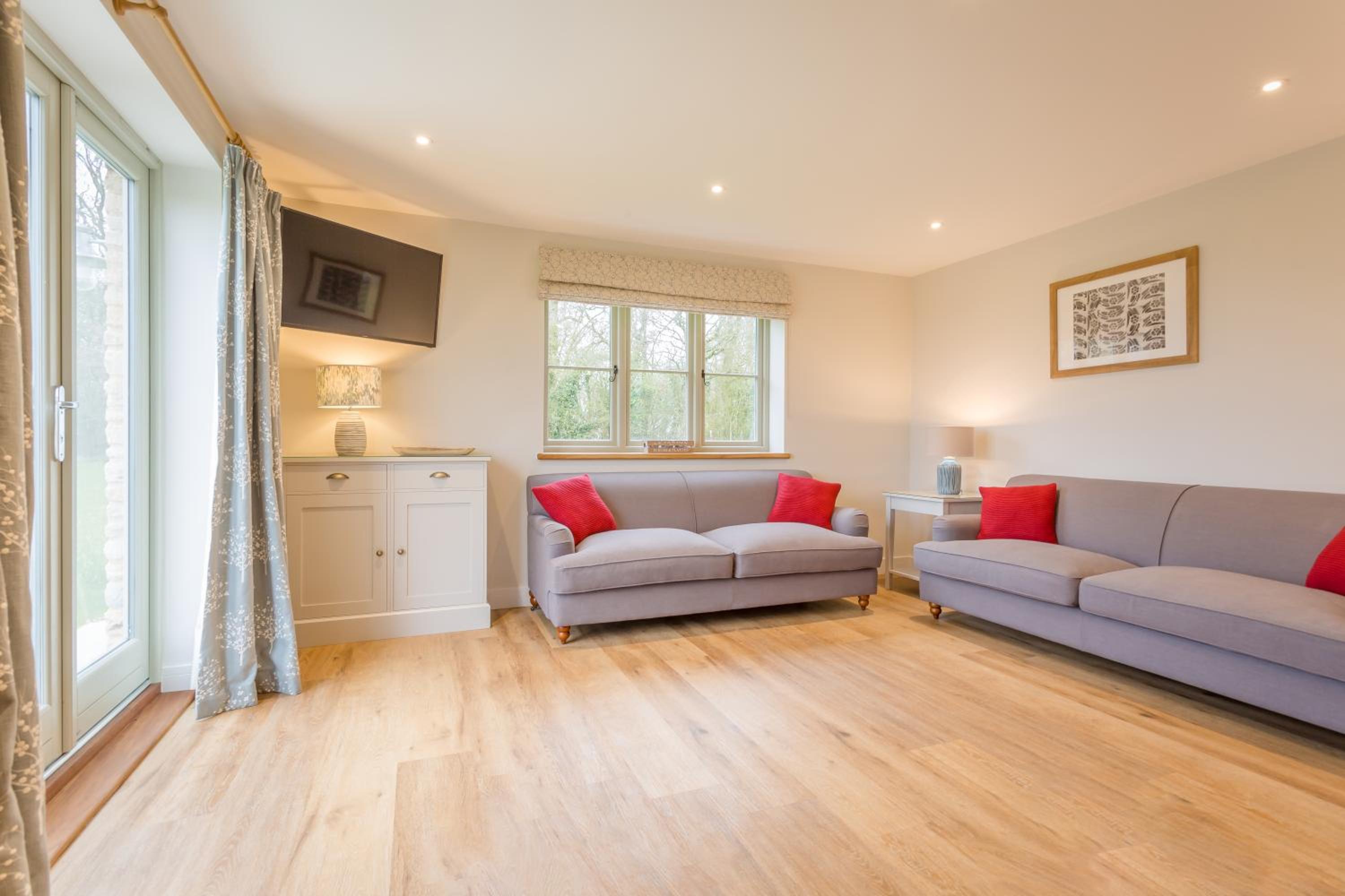 Three-Bedroom Deluxe Apartment