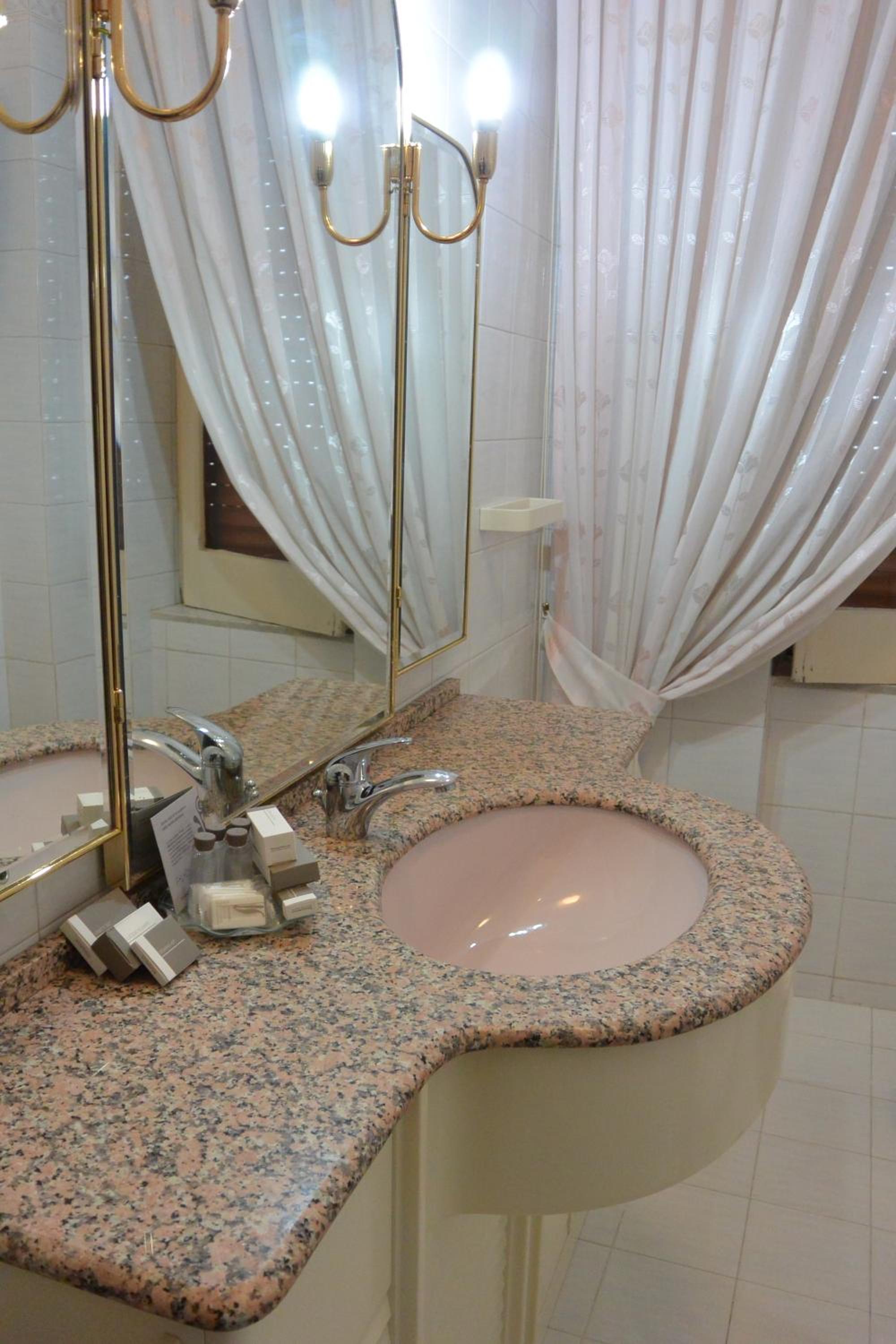 Deluxe Double Room with Castle View photo 2