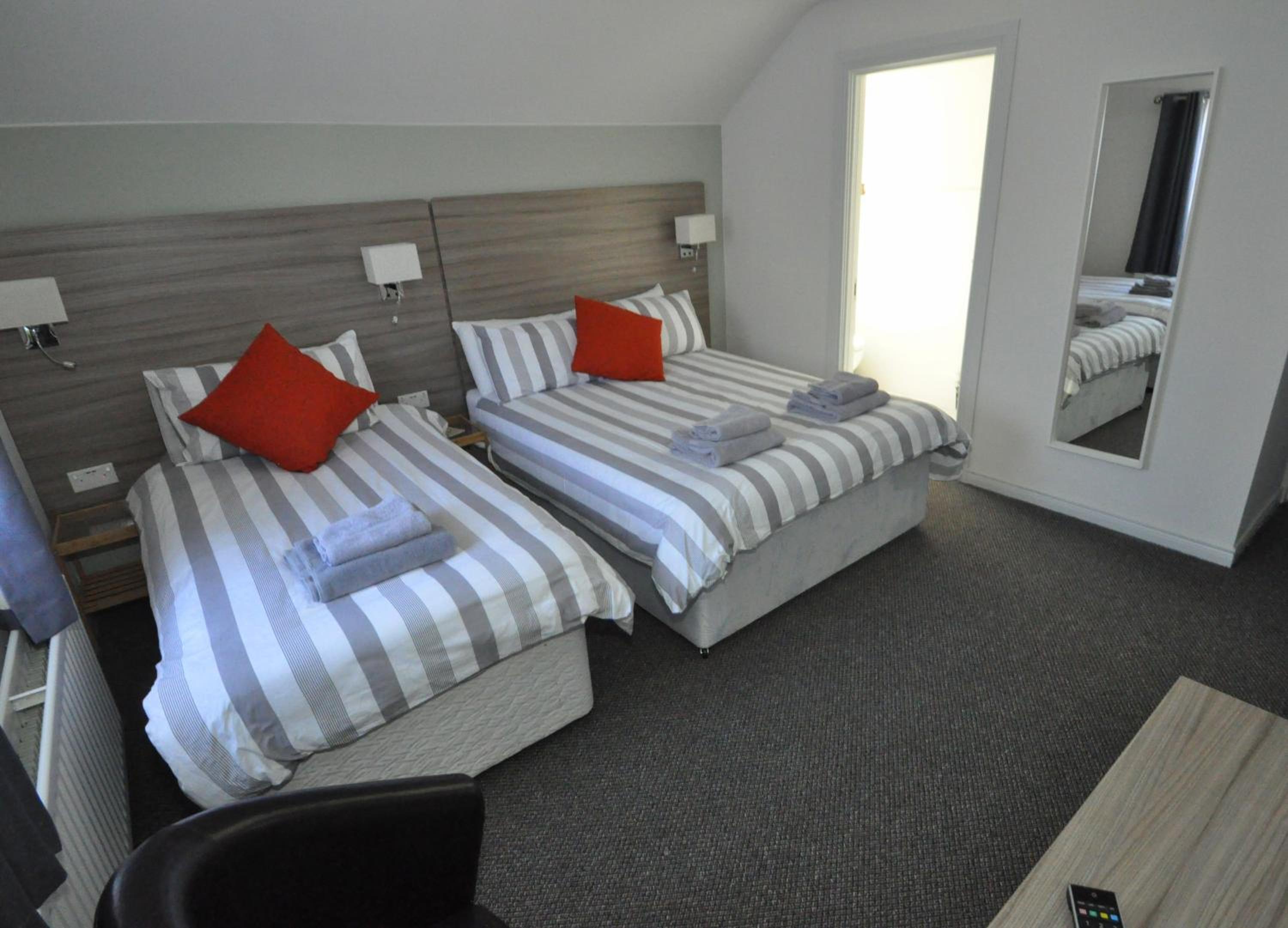 Triple Room with Shower - Photo 1
