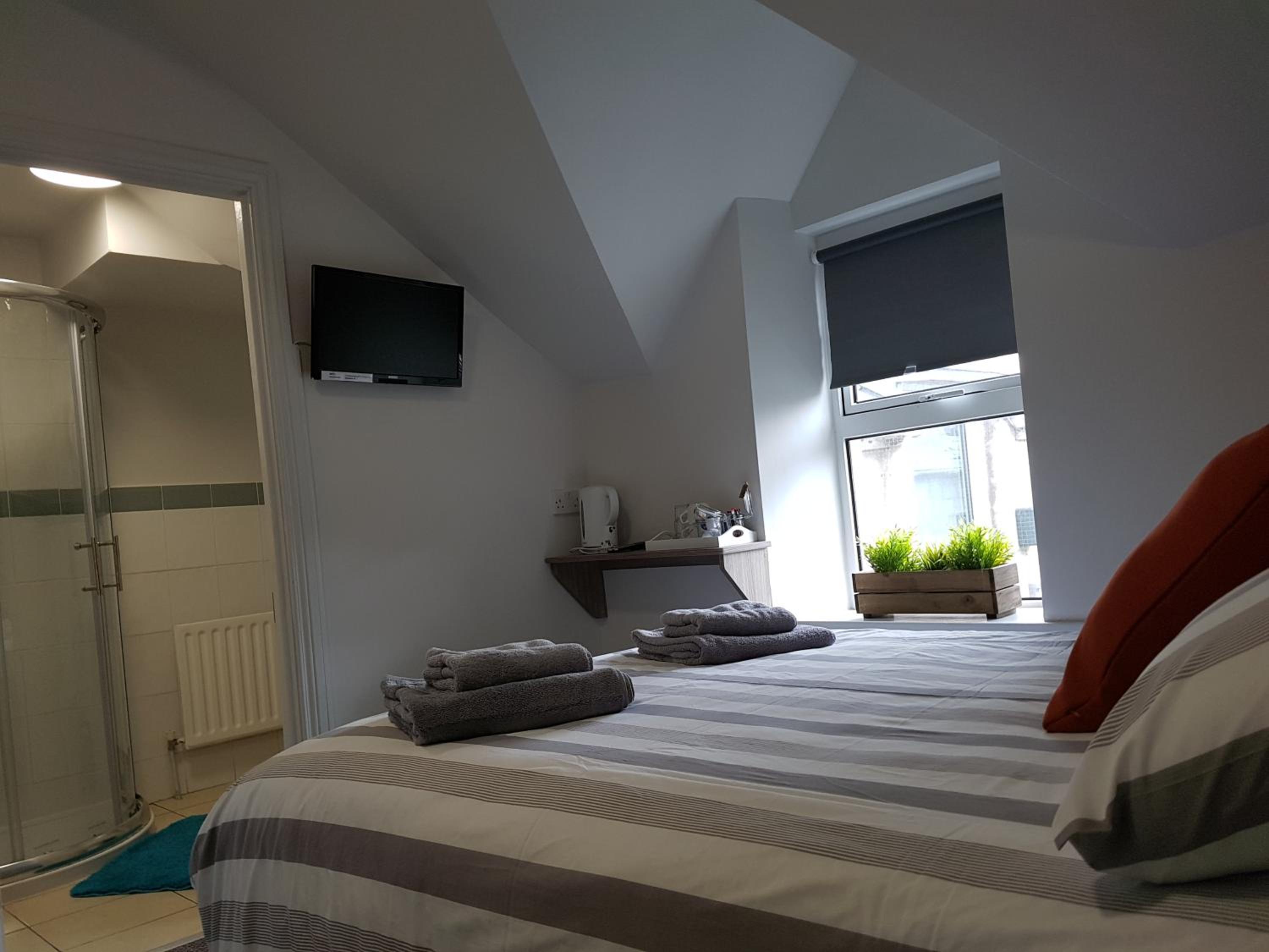 Double Room - Photo 7