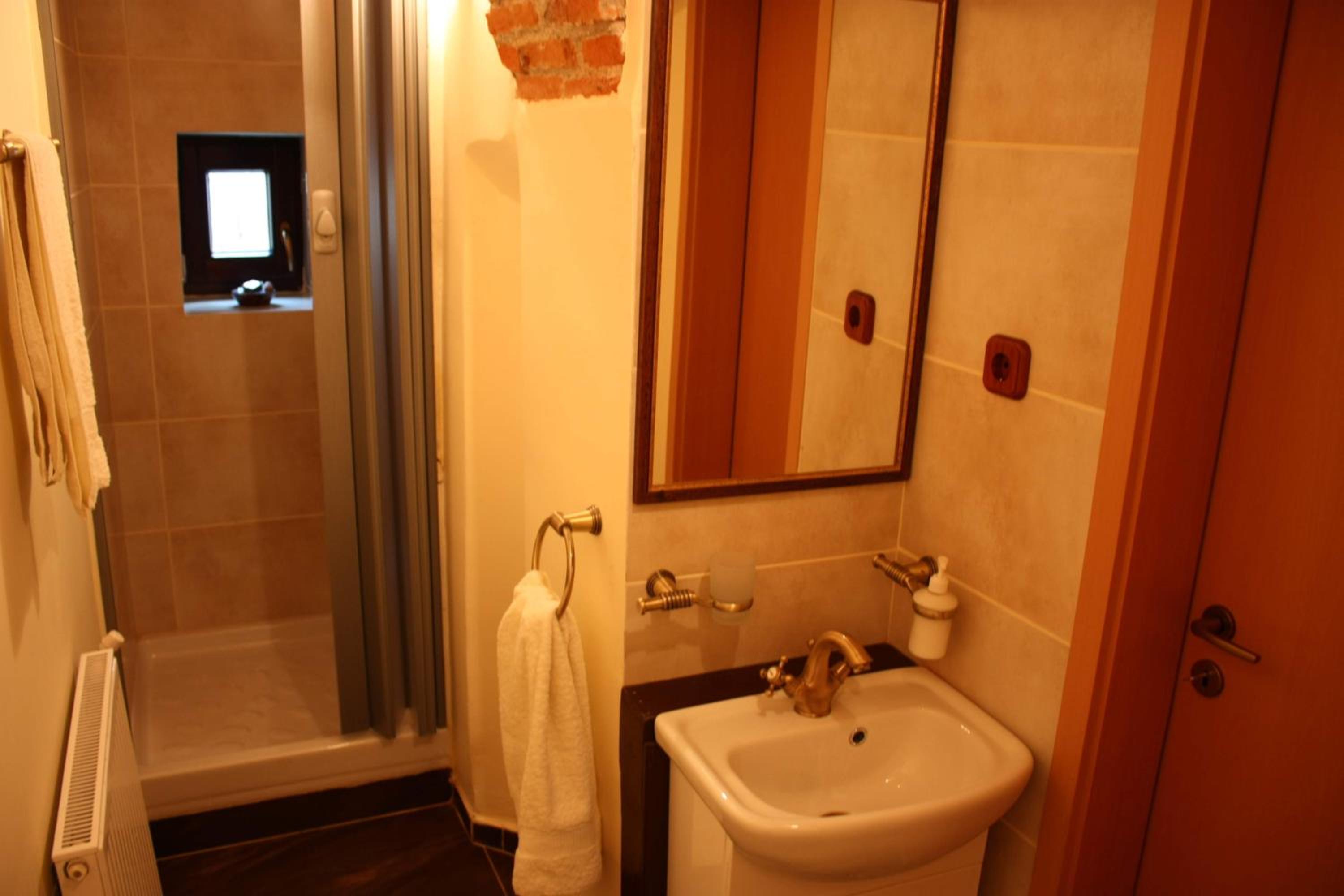 Double Room - Photo 19